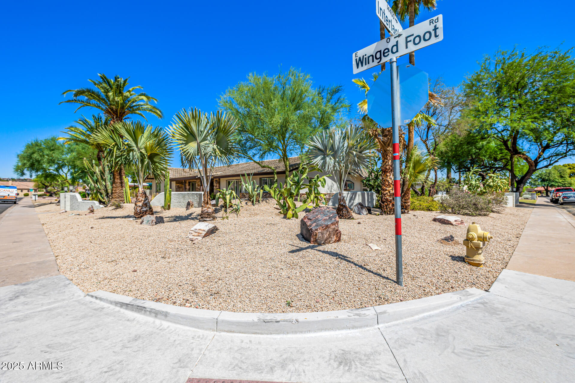 28 E WINGED FOOT Road