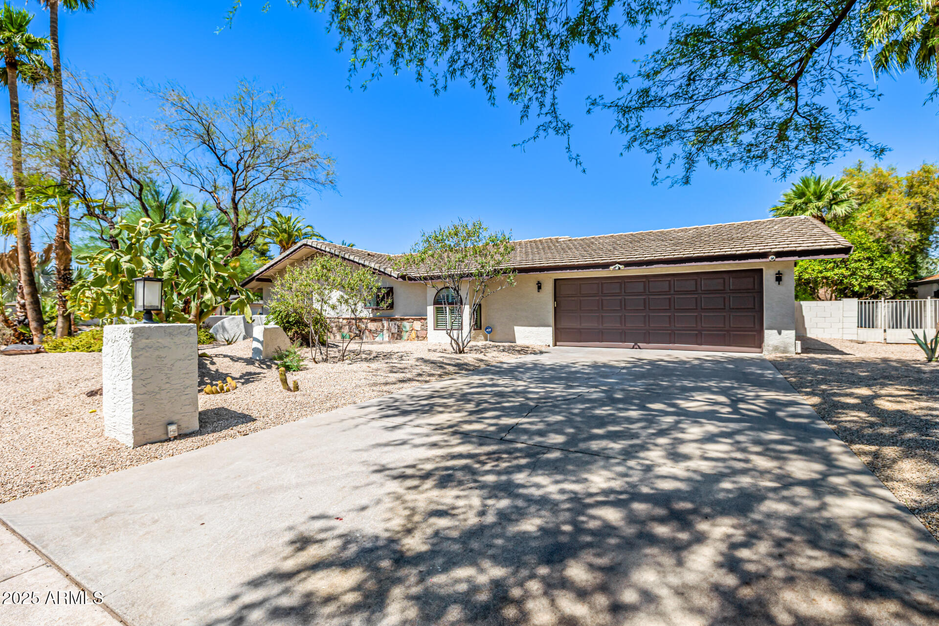 28 E WINGED FOOT Road