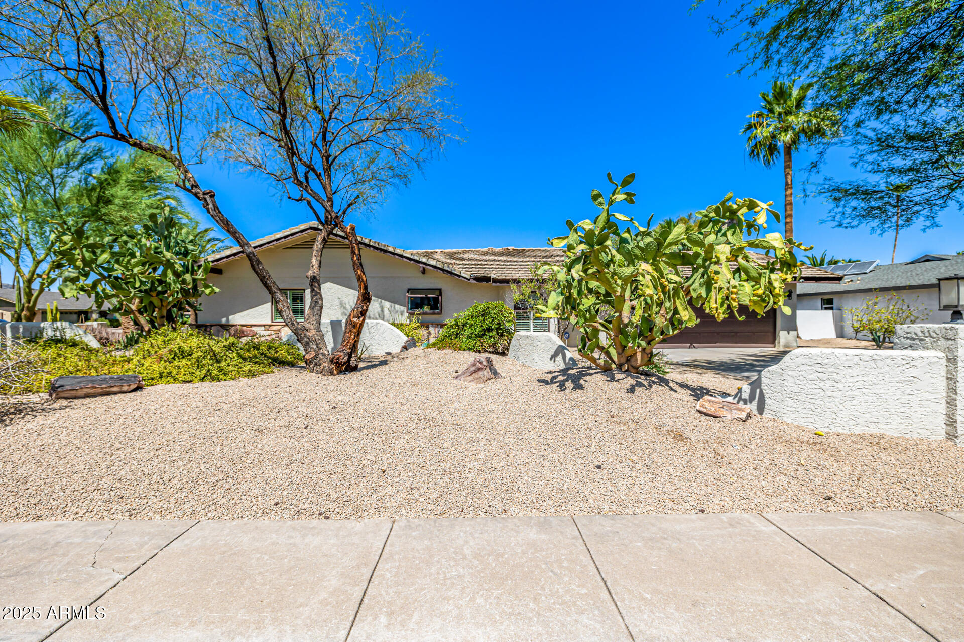 28 E WINGED FOOT Road