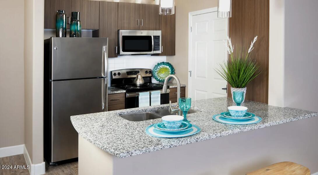 855 W SOUTHERN Avenue 1