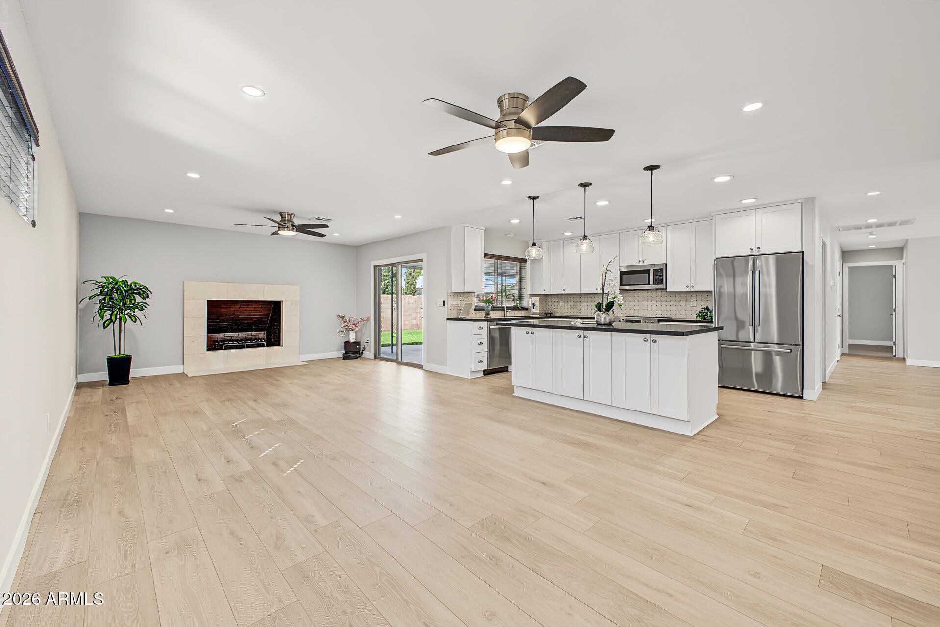 1650 W LOMA Lane