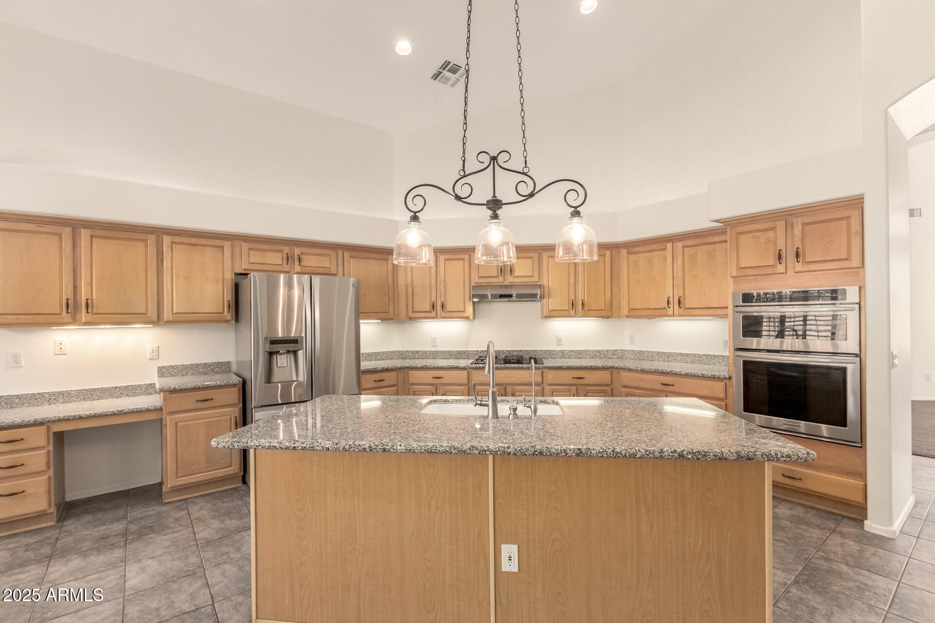 2090 E FINLEY Street