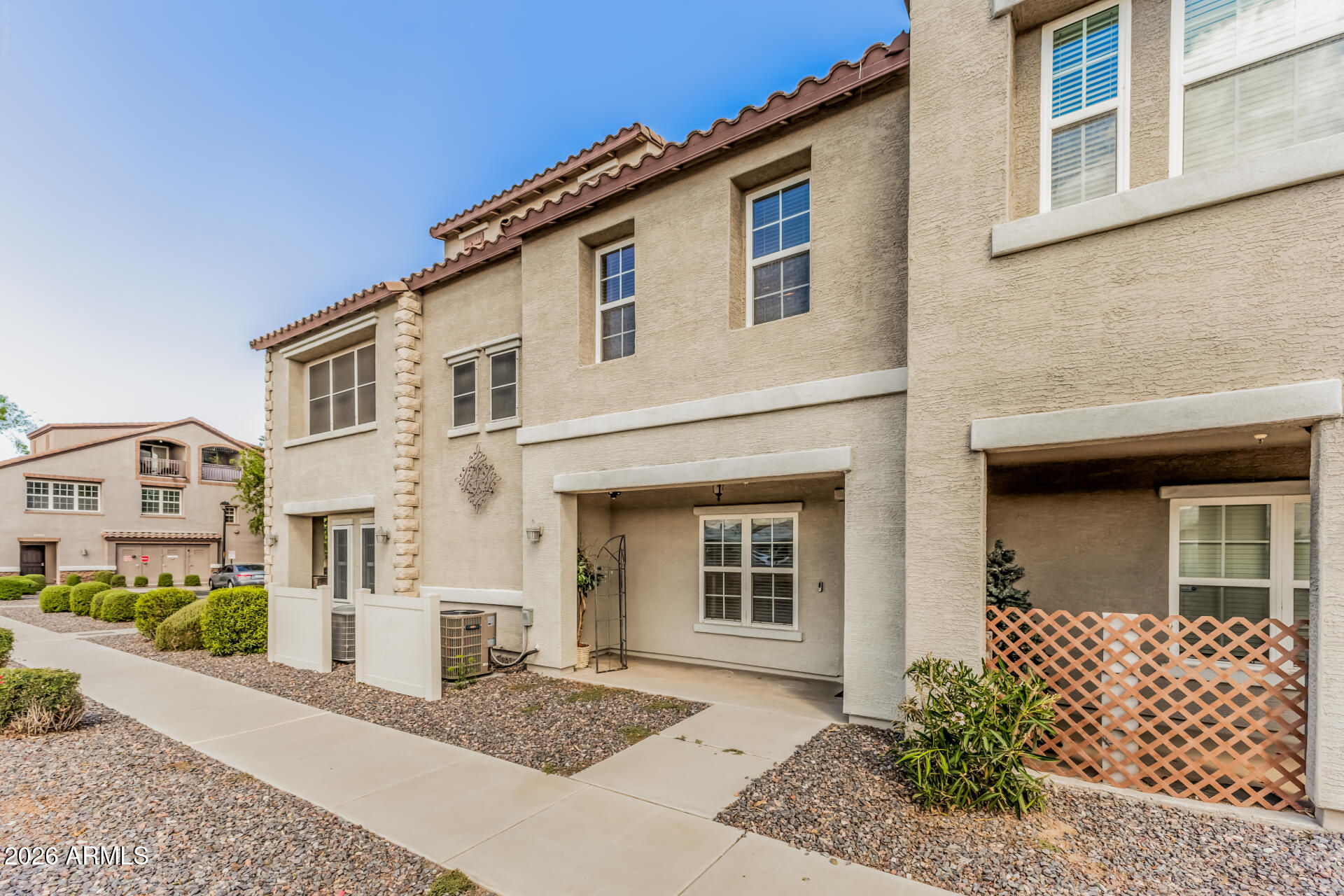 2257 E HUNTINGTON Drive