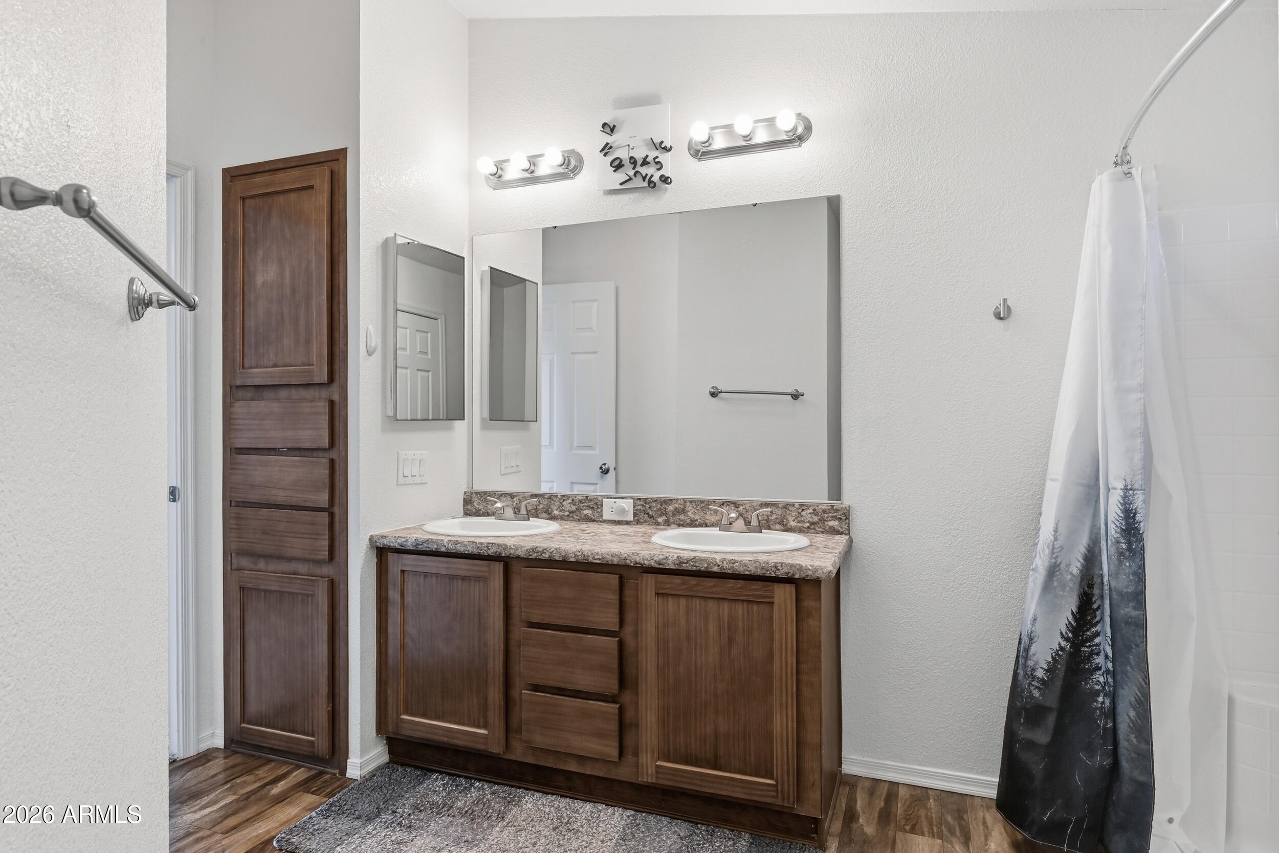 PINE RIDGE ADDITION REPLATTED - Residential