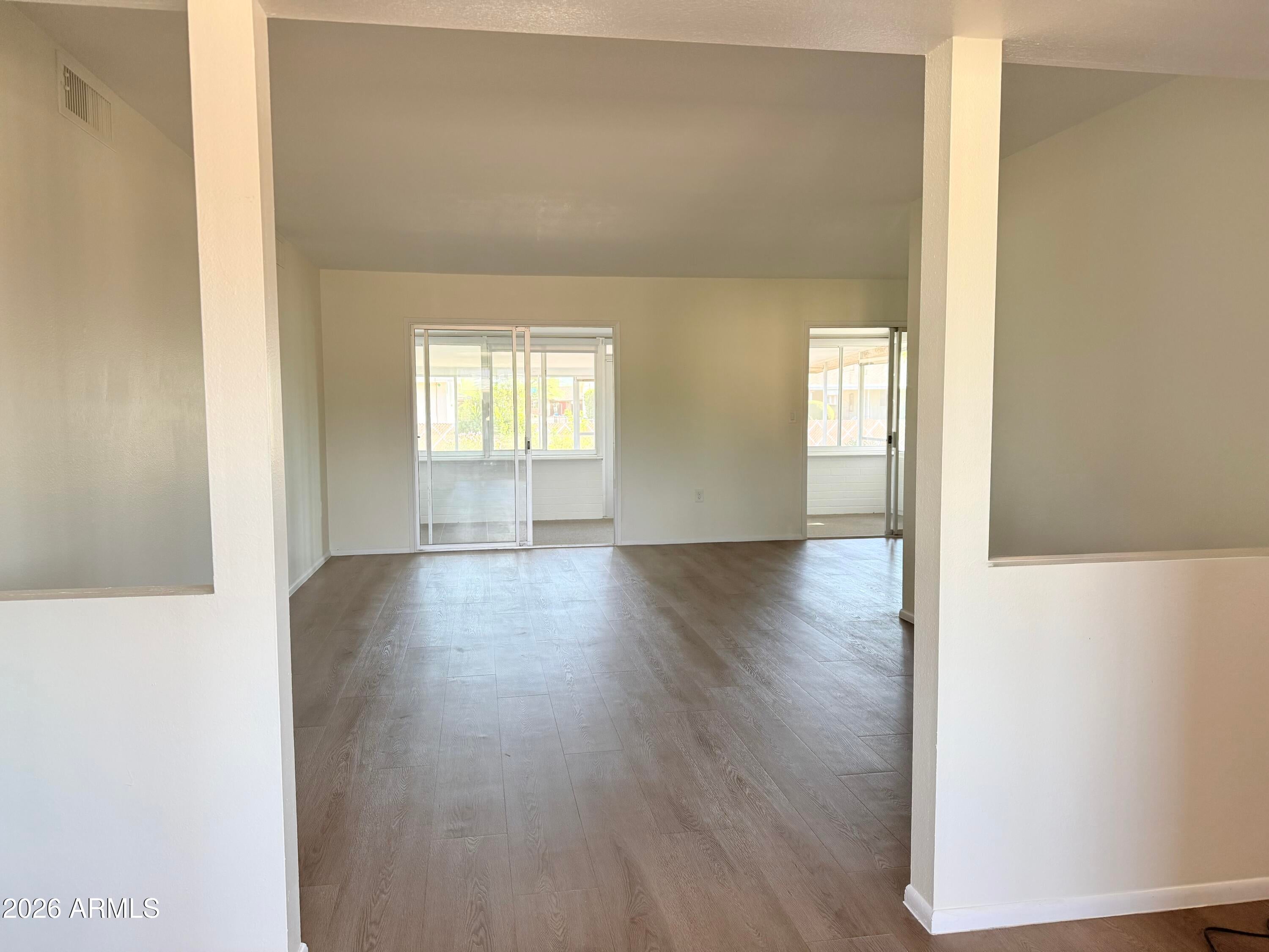 10217 W MISSION Lane