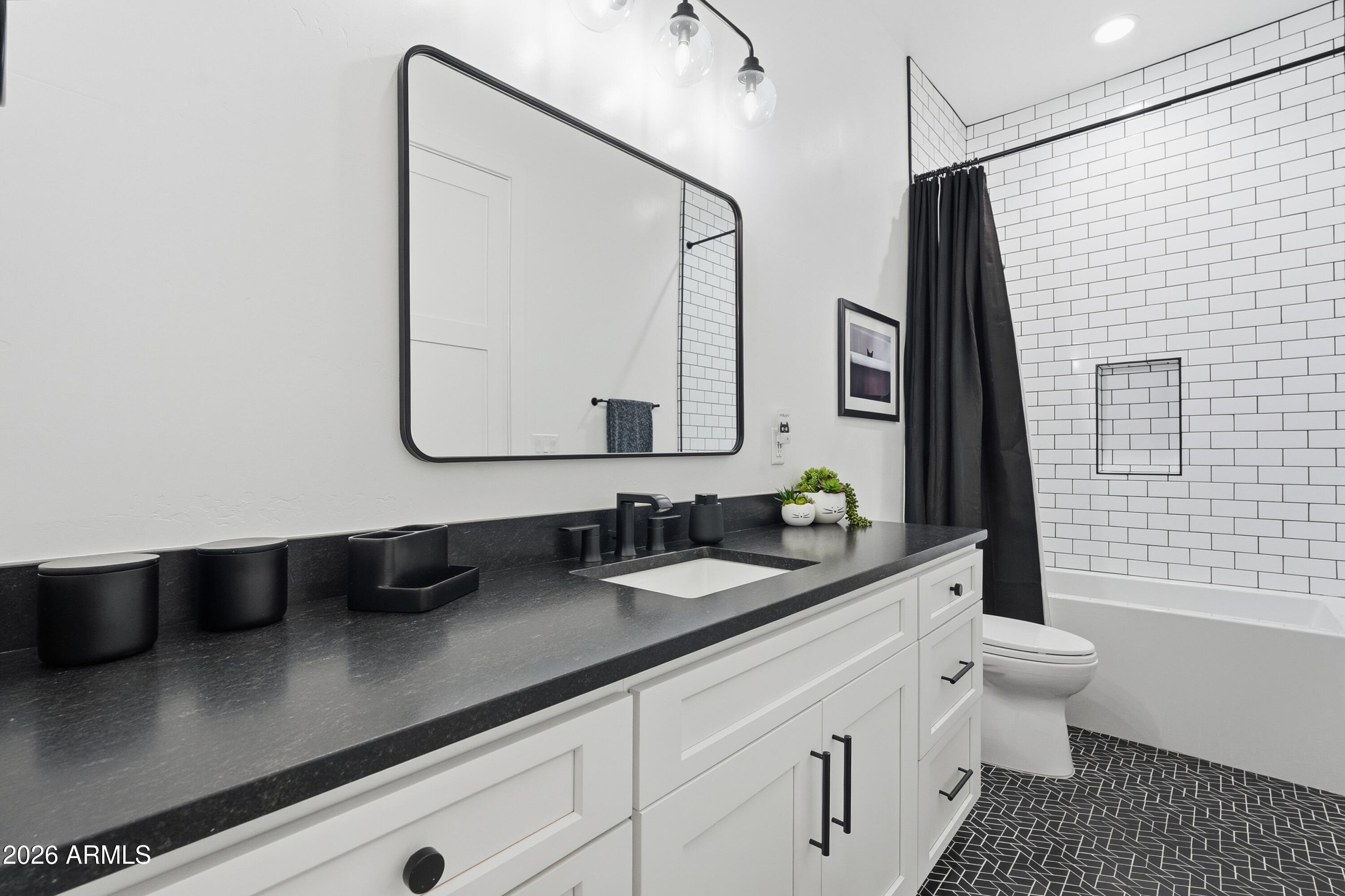 AVALON AT CHANDLER - Residential
