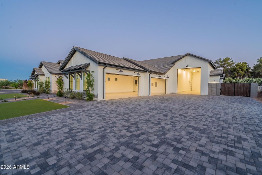Photo of 1371 E Kingbird Place, Chandler, AZ 85286 (MLS # 7023044)
