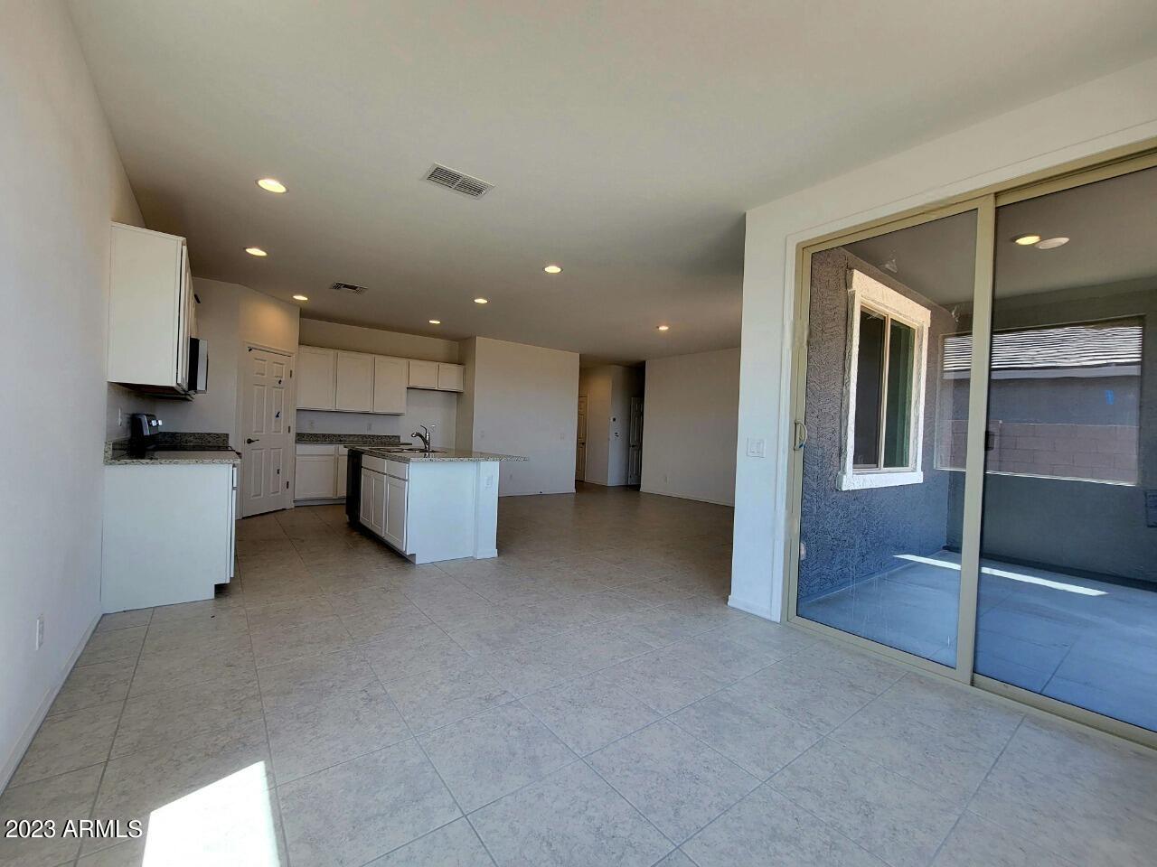 Photo 11 of 24 of 18421 N ALCAZAR Street house