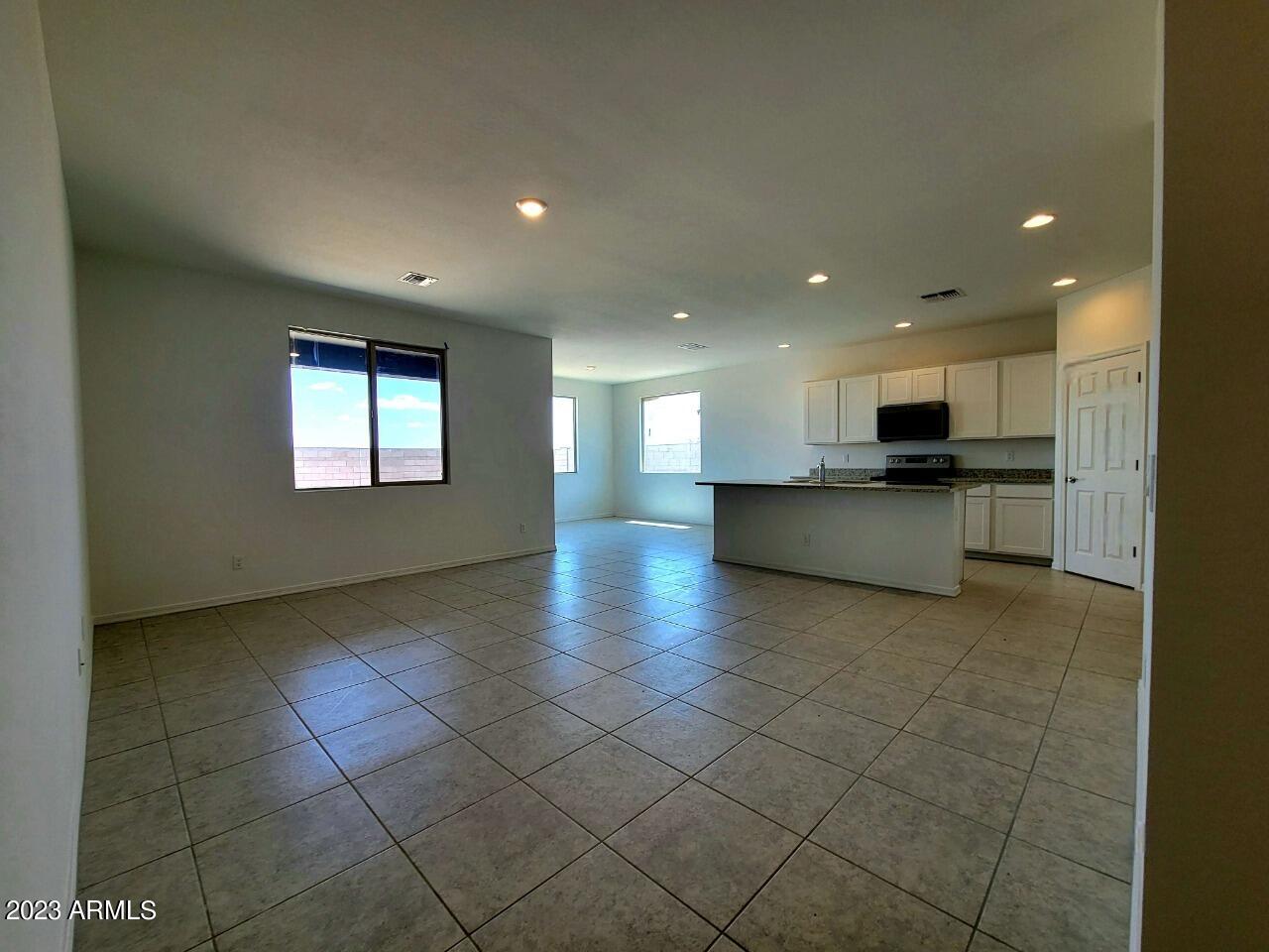 Photo 10 of 24 of 18421 N ALCAZAR Street house