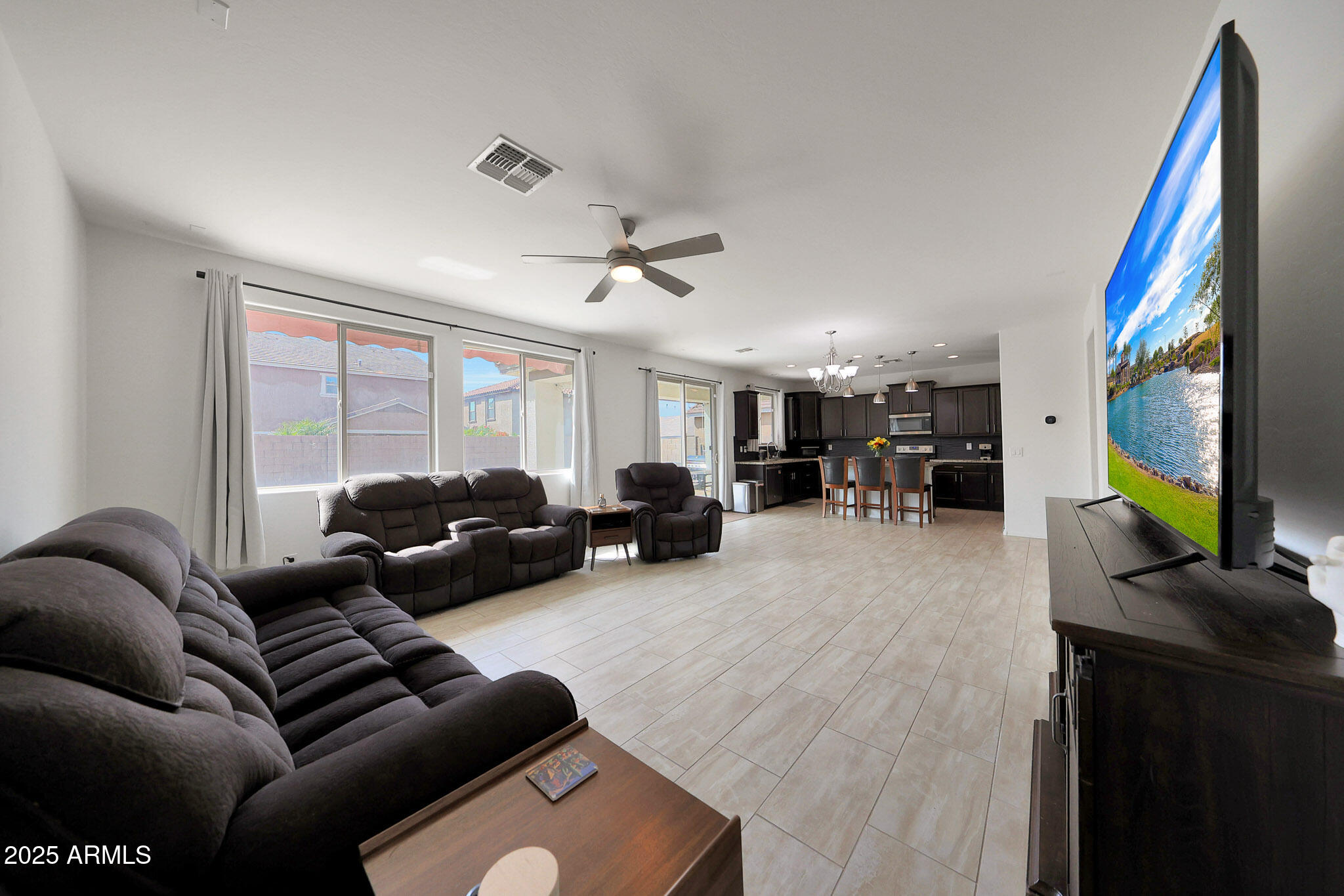 3446 N MAYFAIR Street