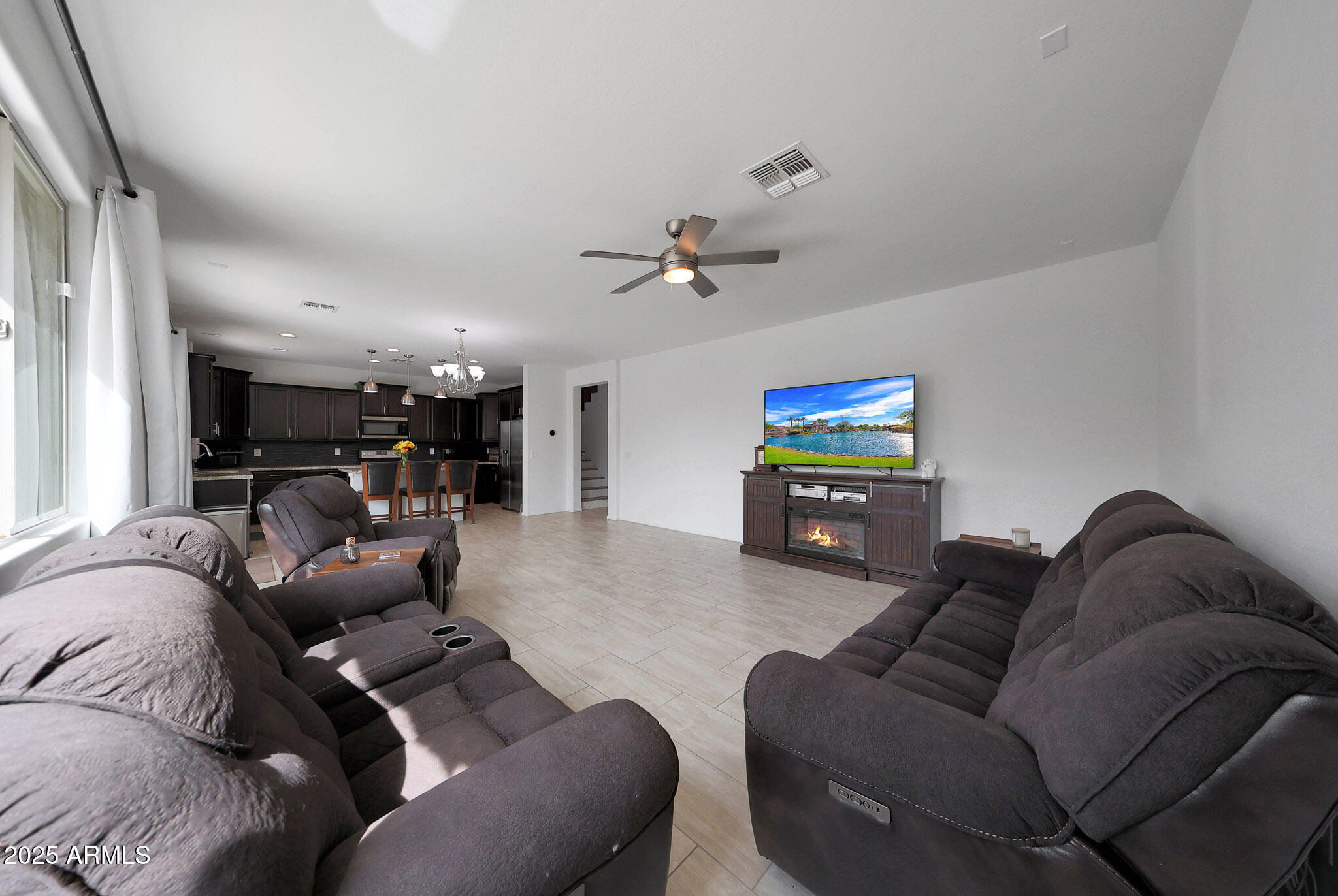 3446 N MAYFAIR Street