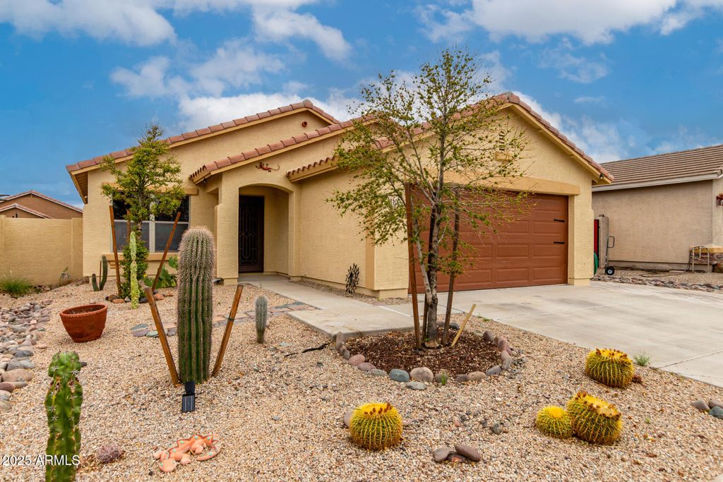 Photo of 18102 E El Viejo Desierto, Gold Canyon, AZ 85118 (MLS # 6862642)