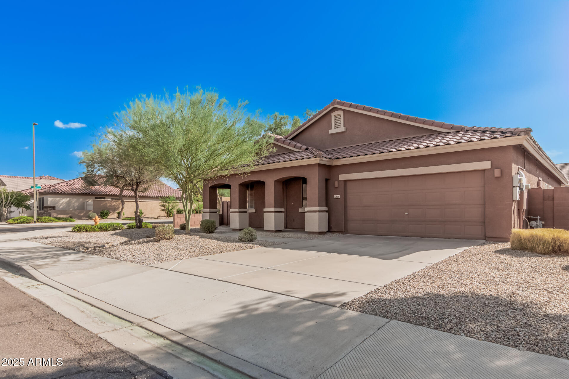 17505 W DESERT SAGE Drive
