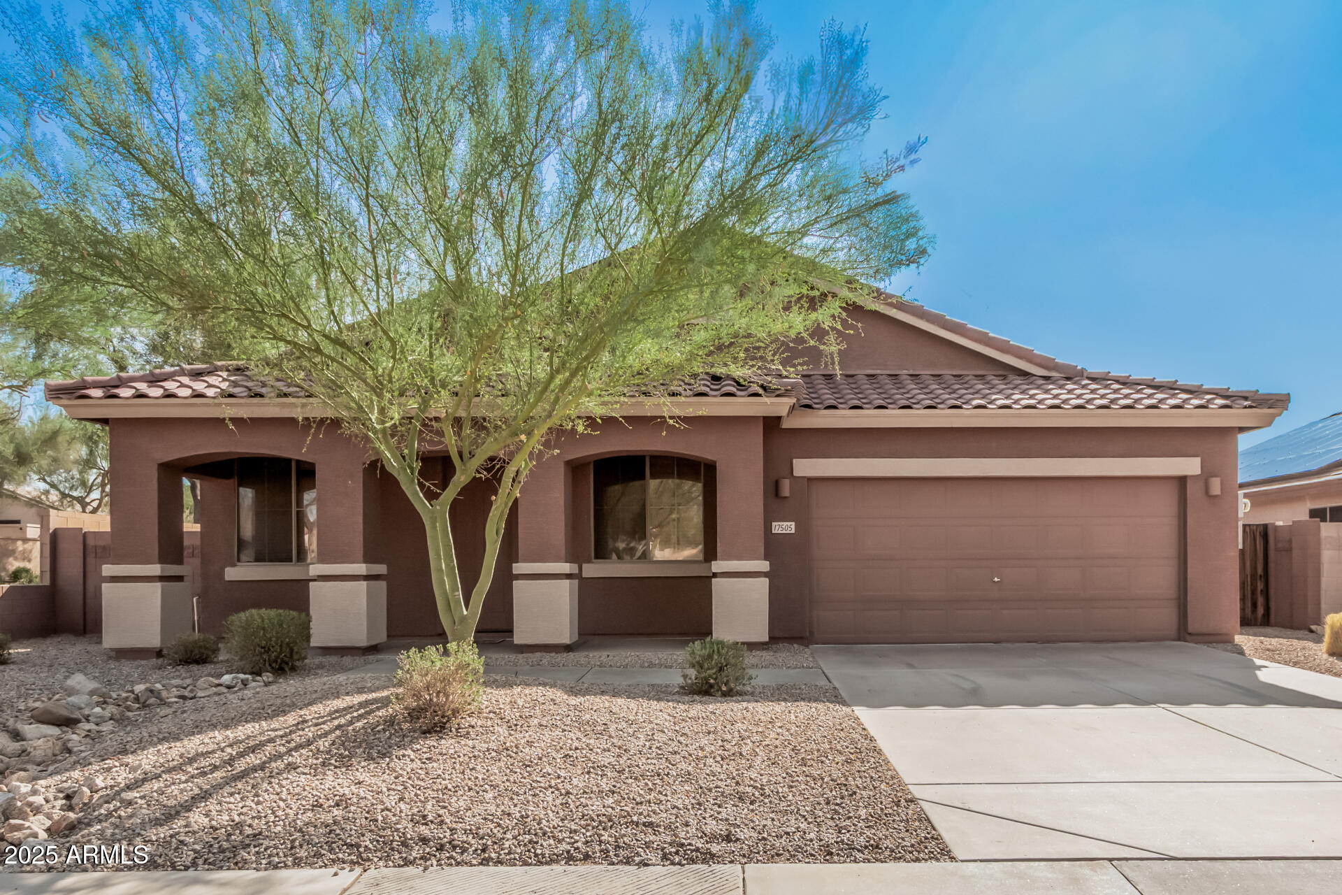 17505 W DESERT SAGE Drive