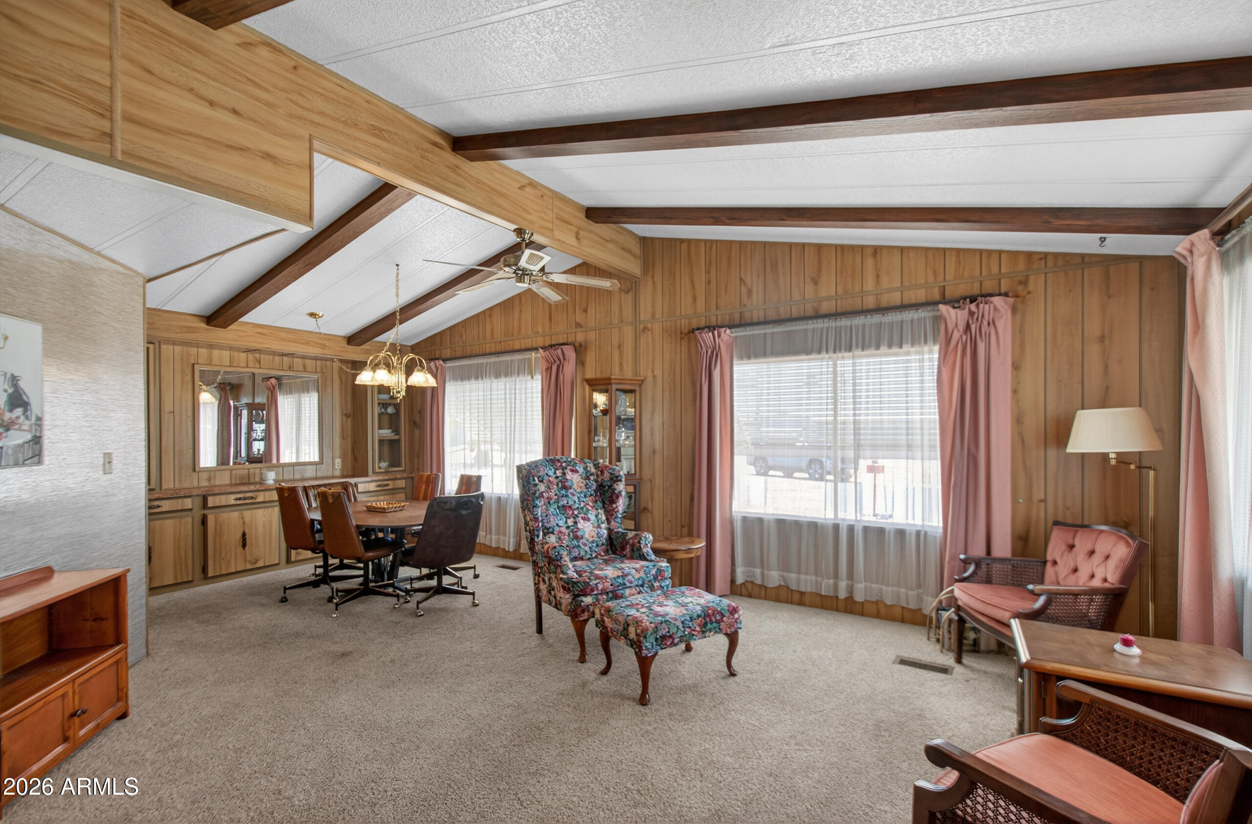 5504 E ARCADIA Avenue