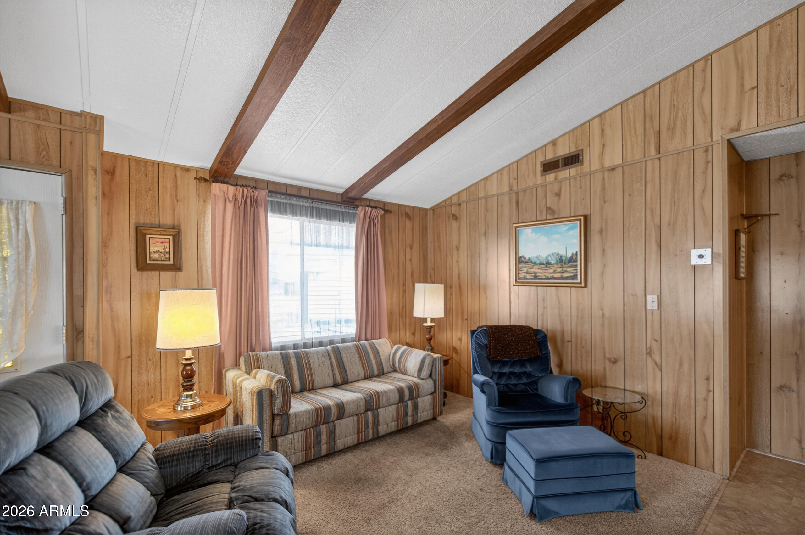 5504 E ARCADIA Avenue