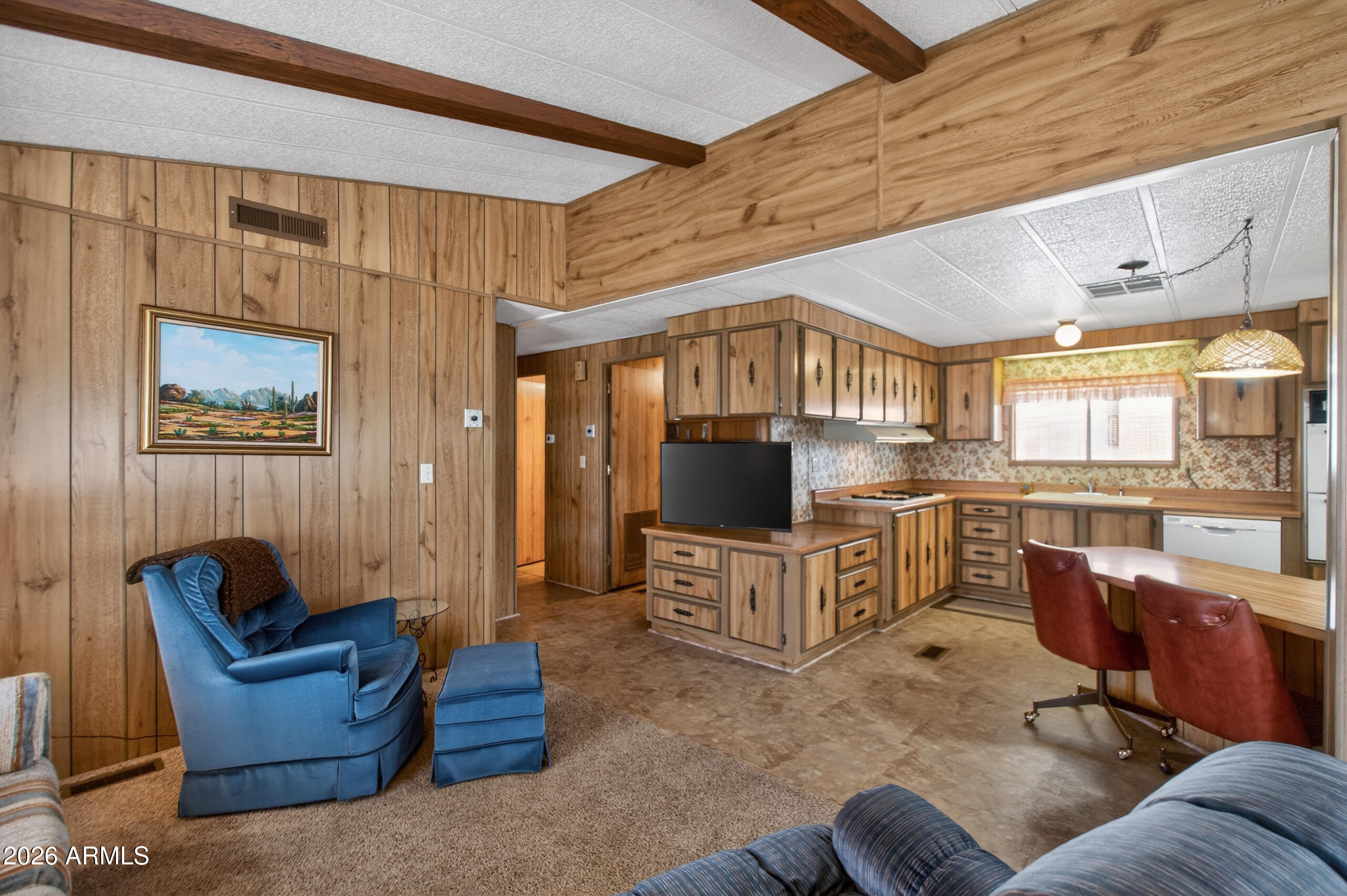 5504 E ARCADIA Avenue