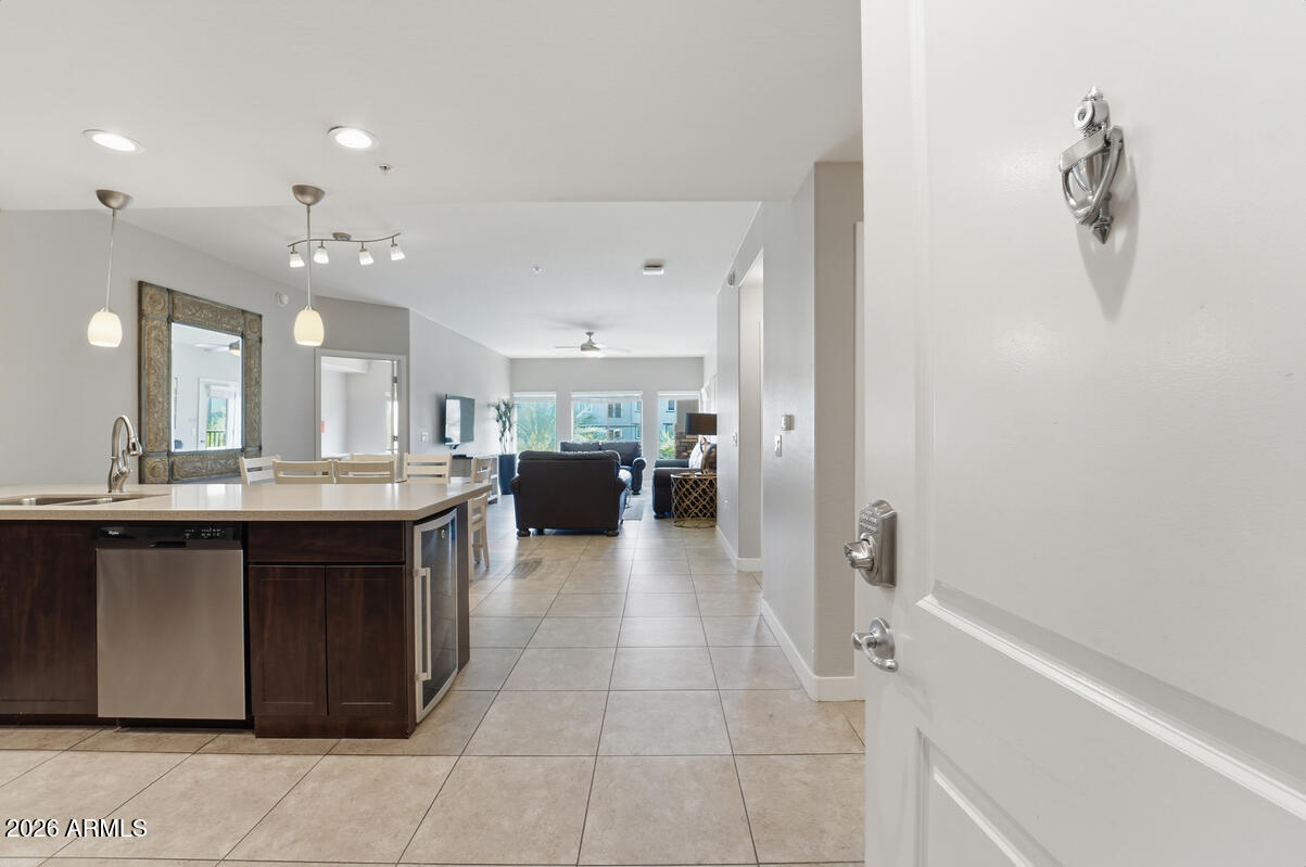 5450 E DEER VALLEY Drive 3164