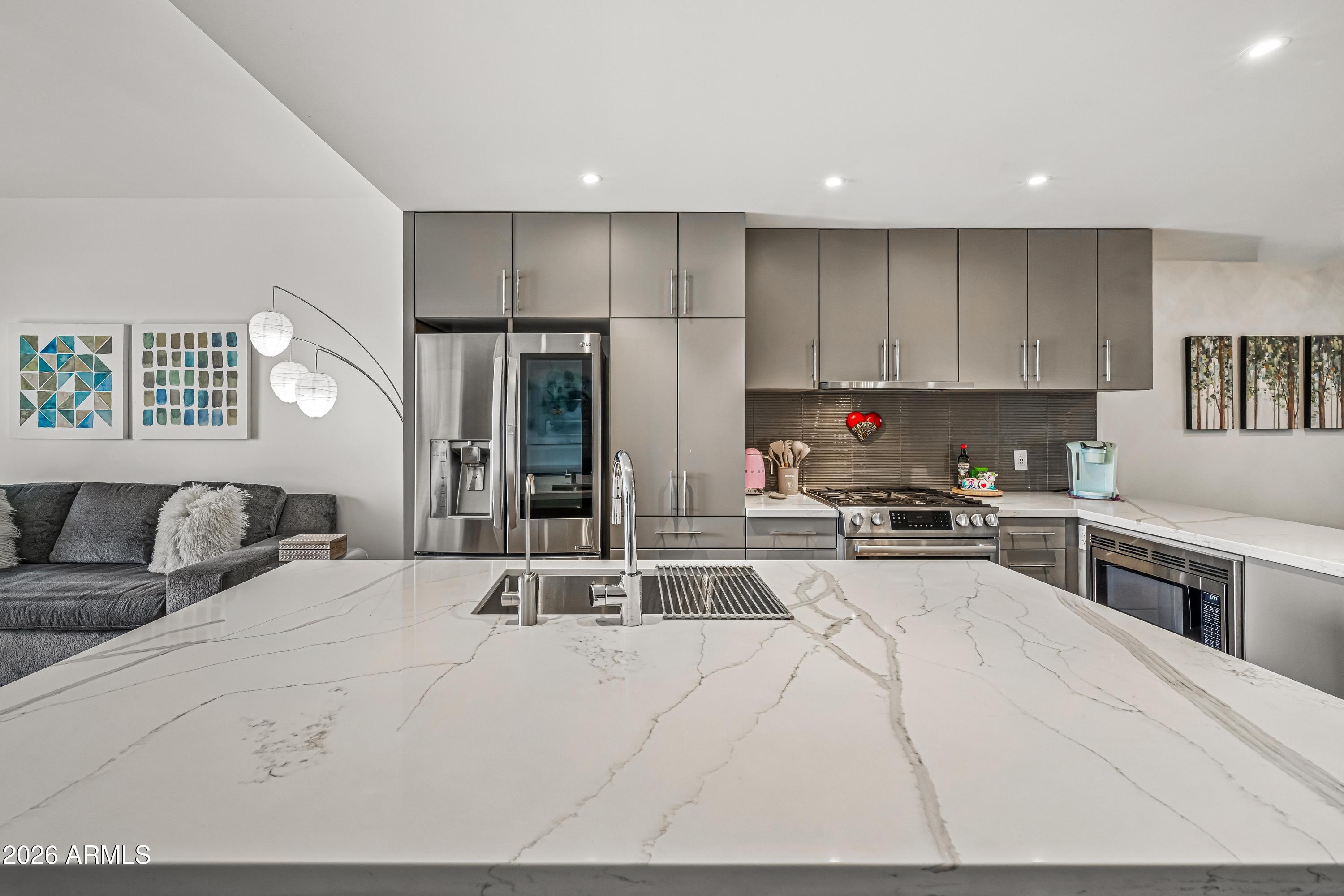 2300 E CAMPBELL Avenue 405