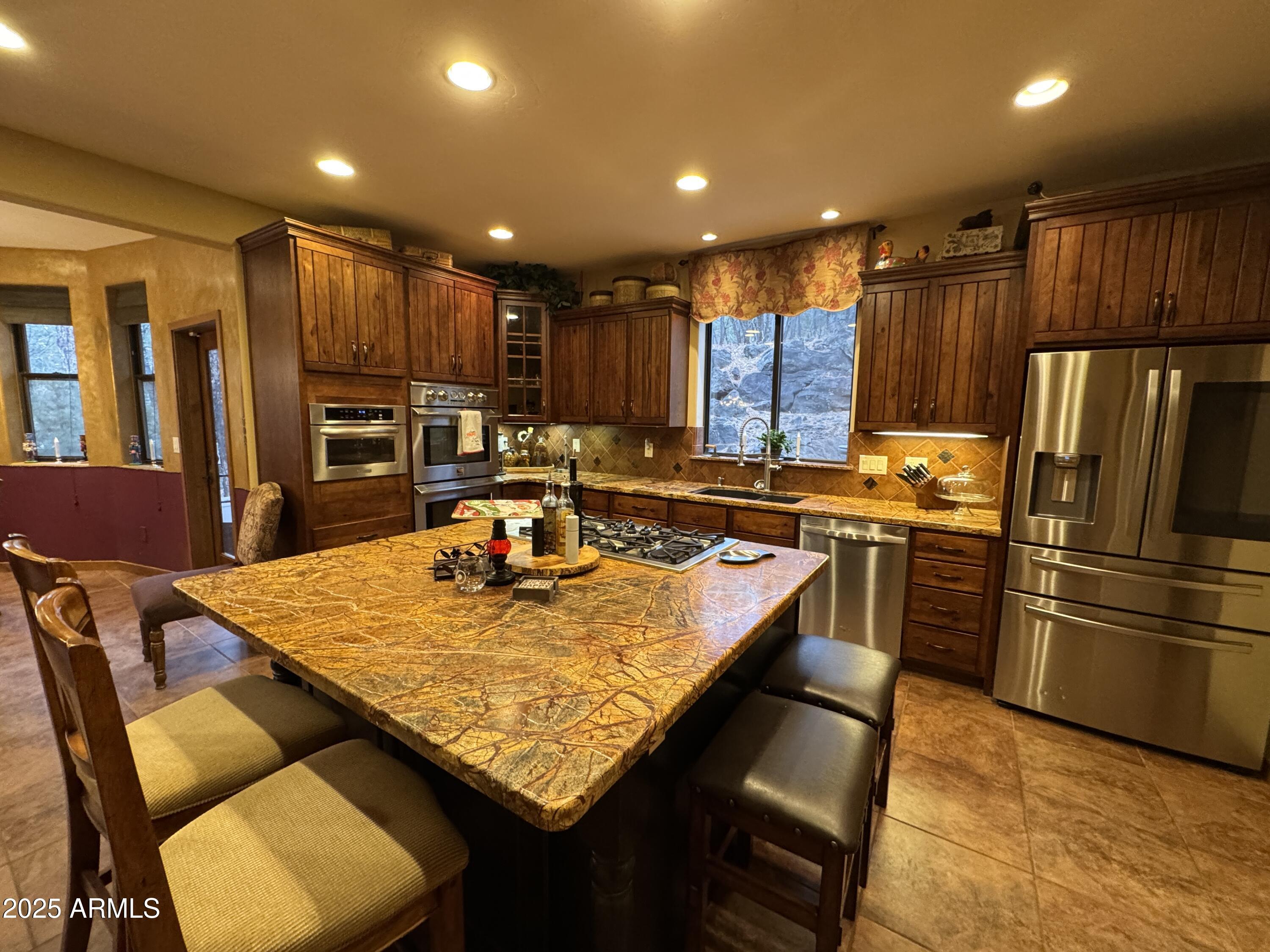 312 W PINE SHADOW Drive