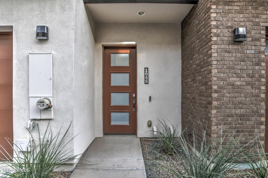 Photo of 901 S Smith Road #1045, Tempe, AZ 85281 (MLS # 6942988)