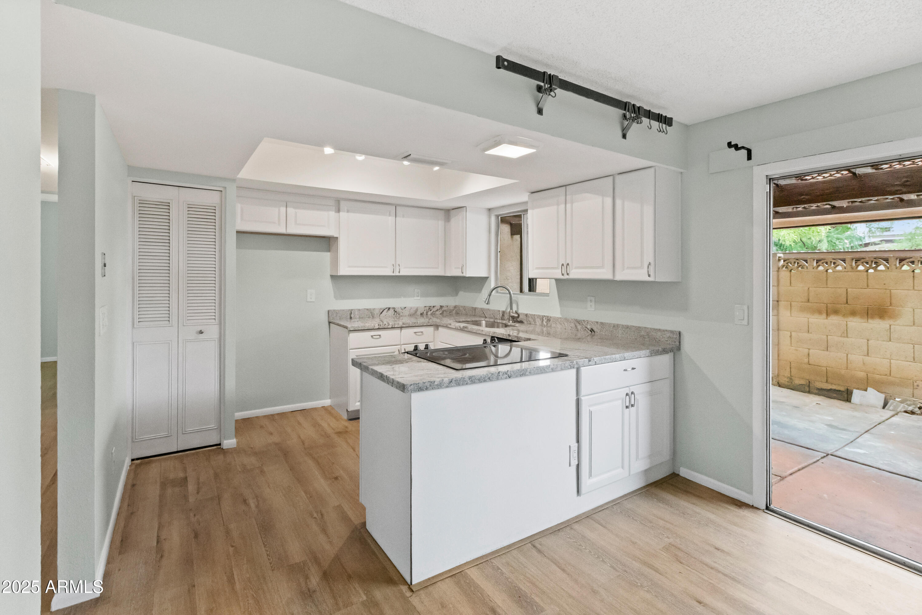 4727 W CONTINENTAL Drive