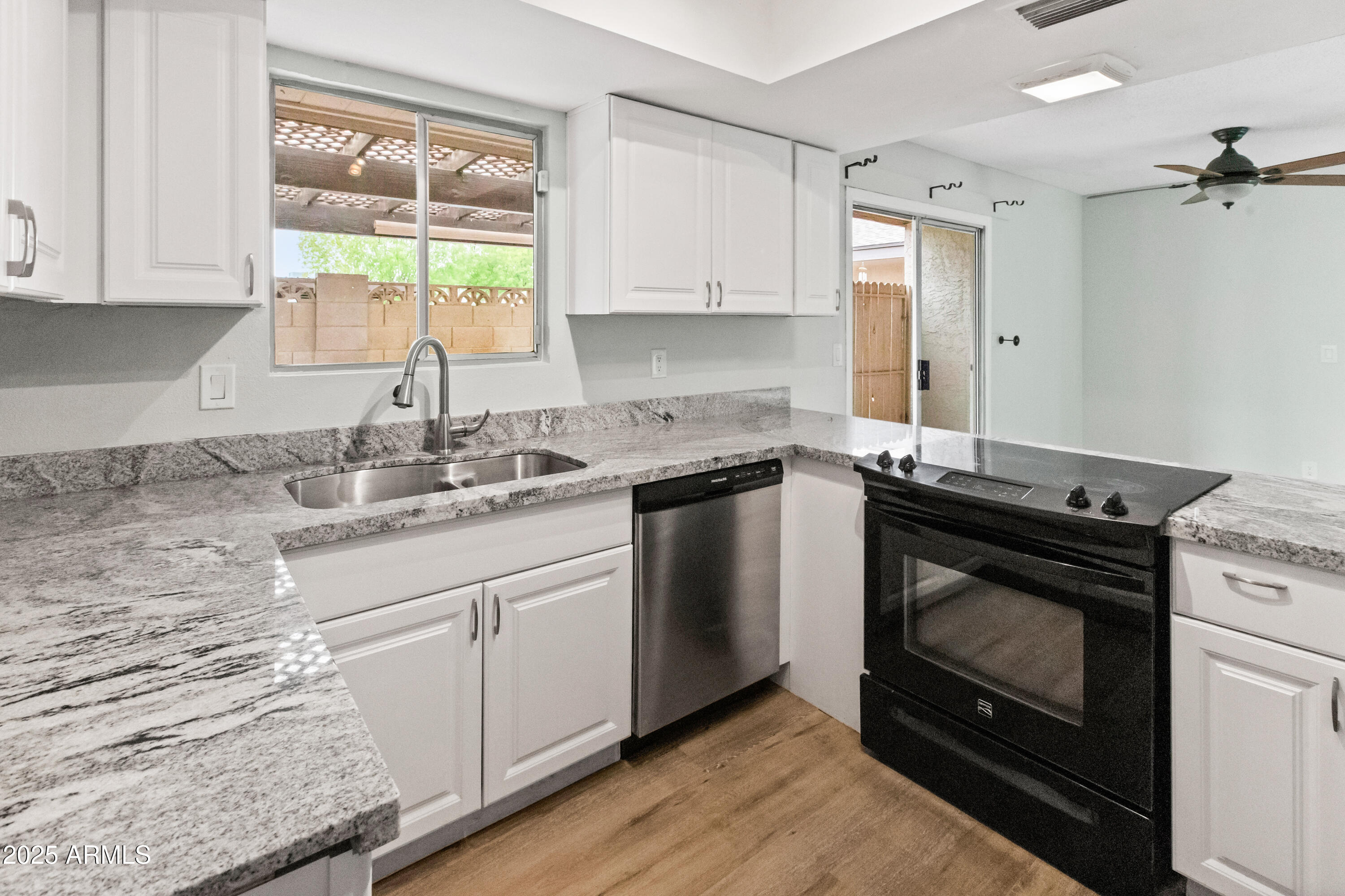 4727 W CONTINENTAL Drive