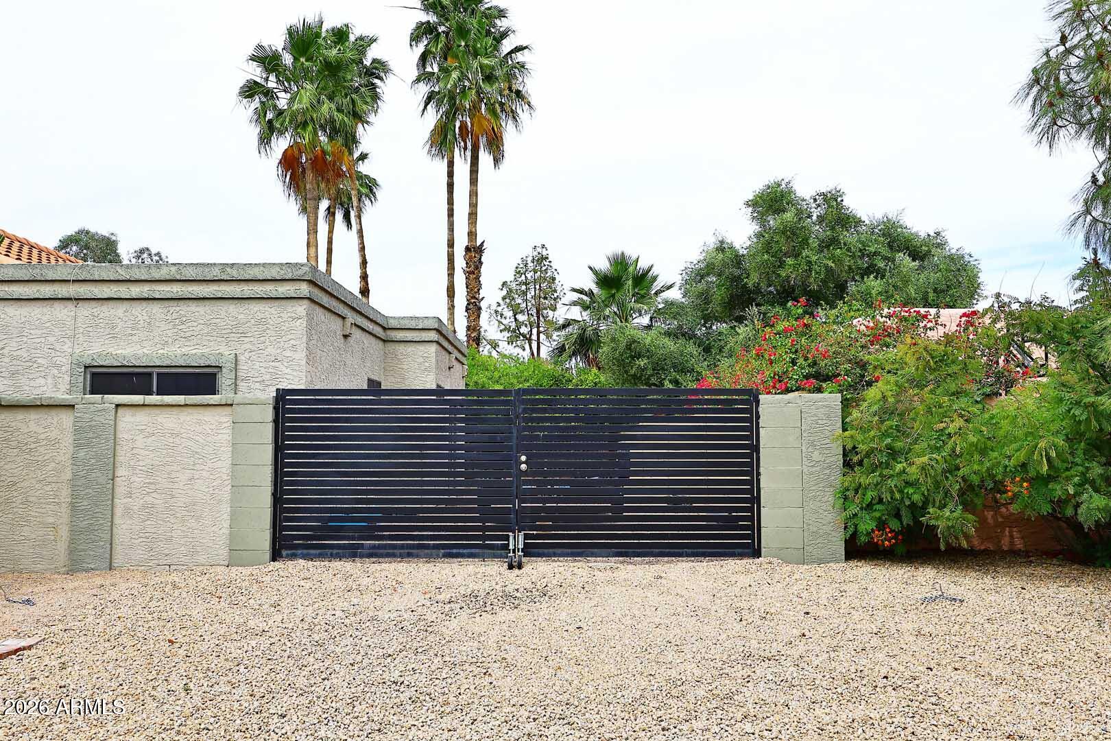 514 E Glencove Street