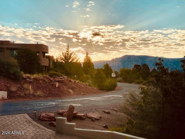 CRIMSON VIEW - Residential