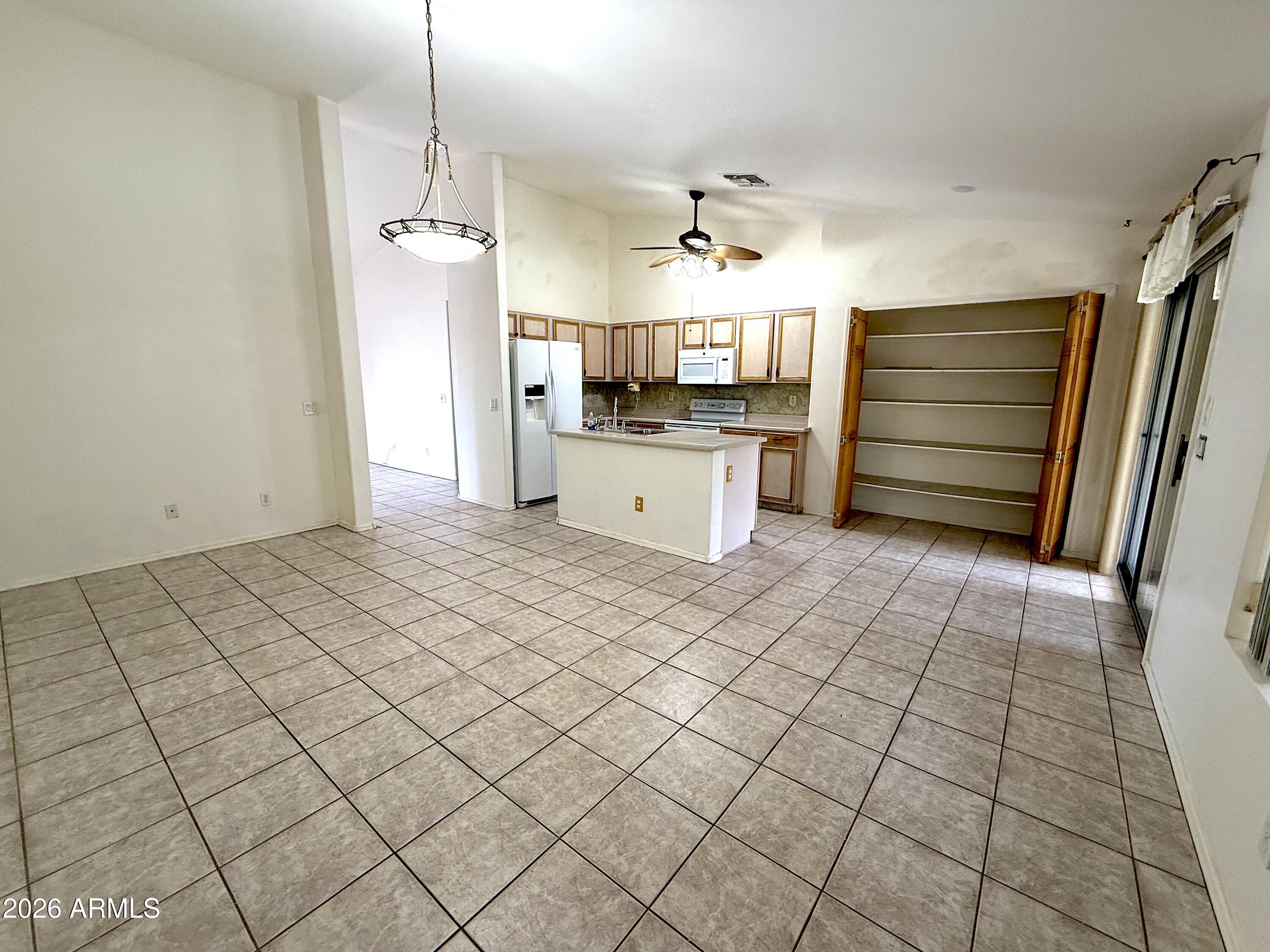10781 W ROBIN Lane W