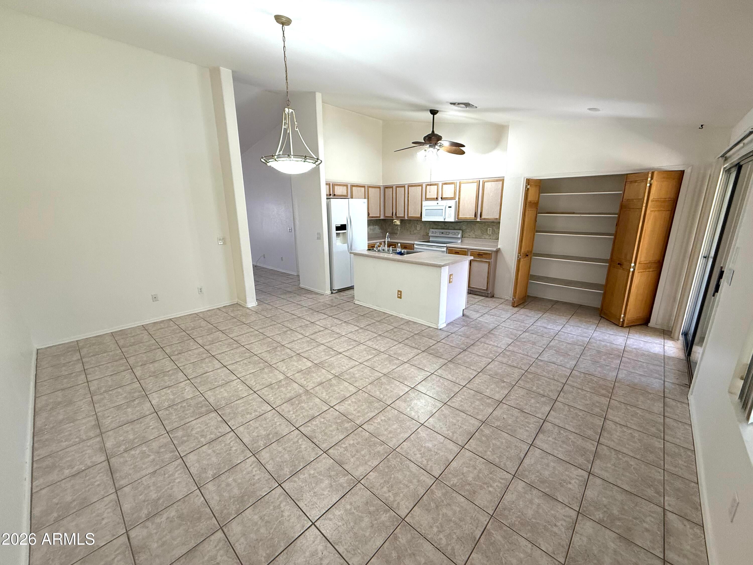 10781 W ROBIN Lane W