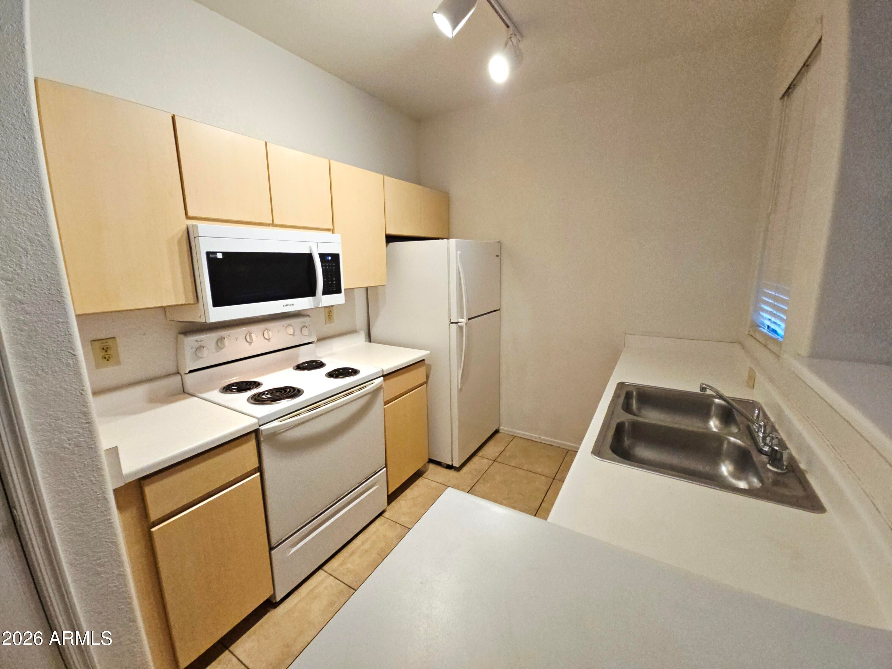 1720 E Thunderbird Road Unit 1114