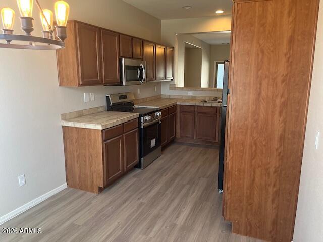 2877 S NIELSON Street