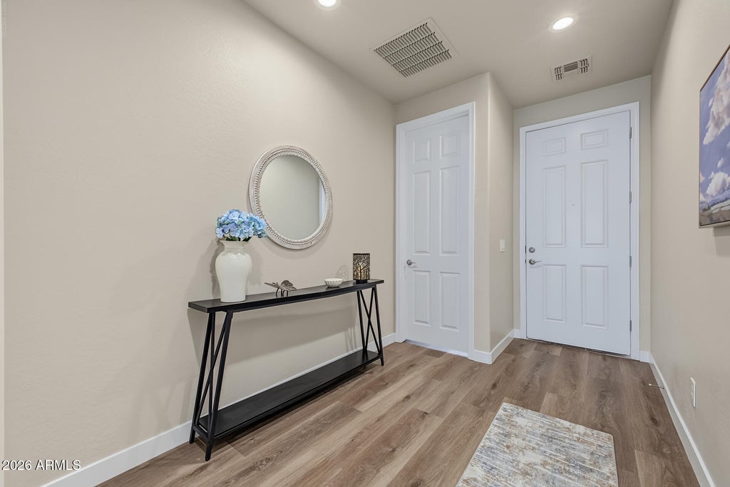 Photo of 7521 W Superior Avenue, Phoenix, AZ 85043 (MLS # 7095378)