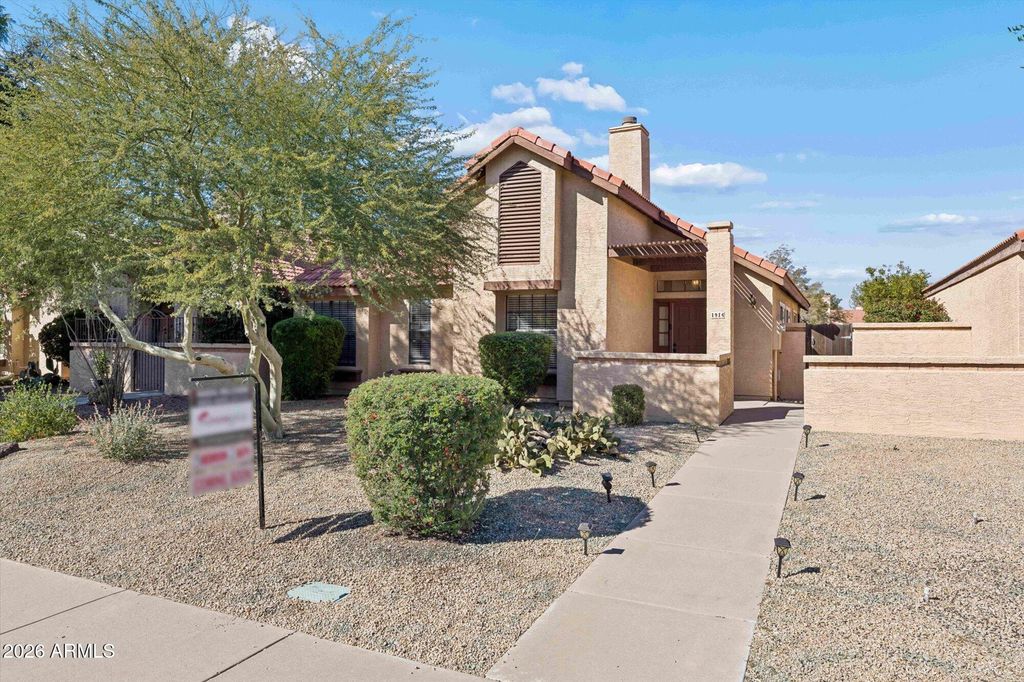 Photo of 1914 E Citation Lane, Tempe, AZ 85284 (MLS # 6977697)