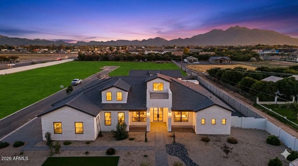 Photo of 24614 S 183rd Place, Gilbert, AZ 85298 (MLS # 6962903)