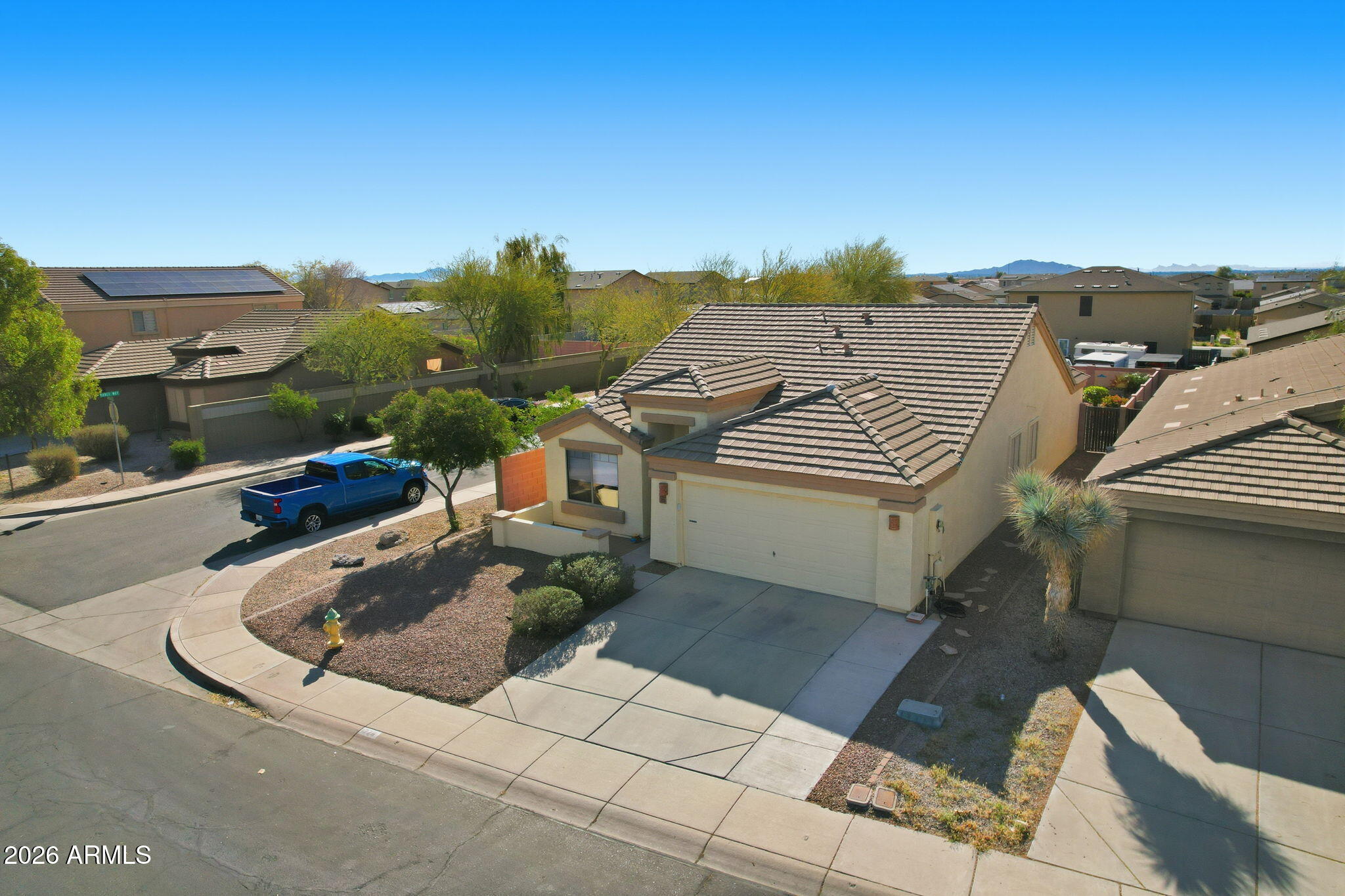 273 W HAWTHORNE Drive