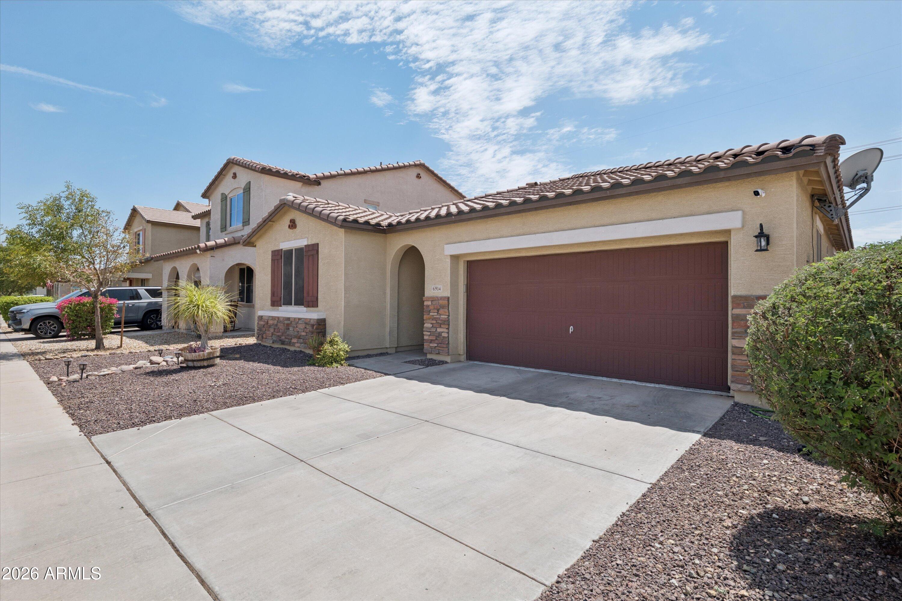 6914 S 78TH Drive
