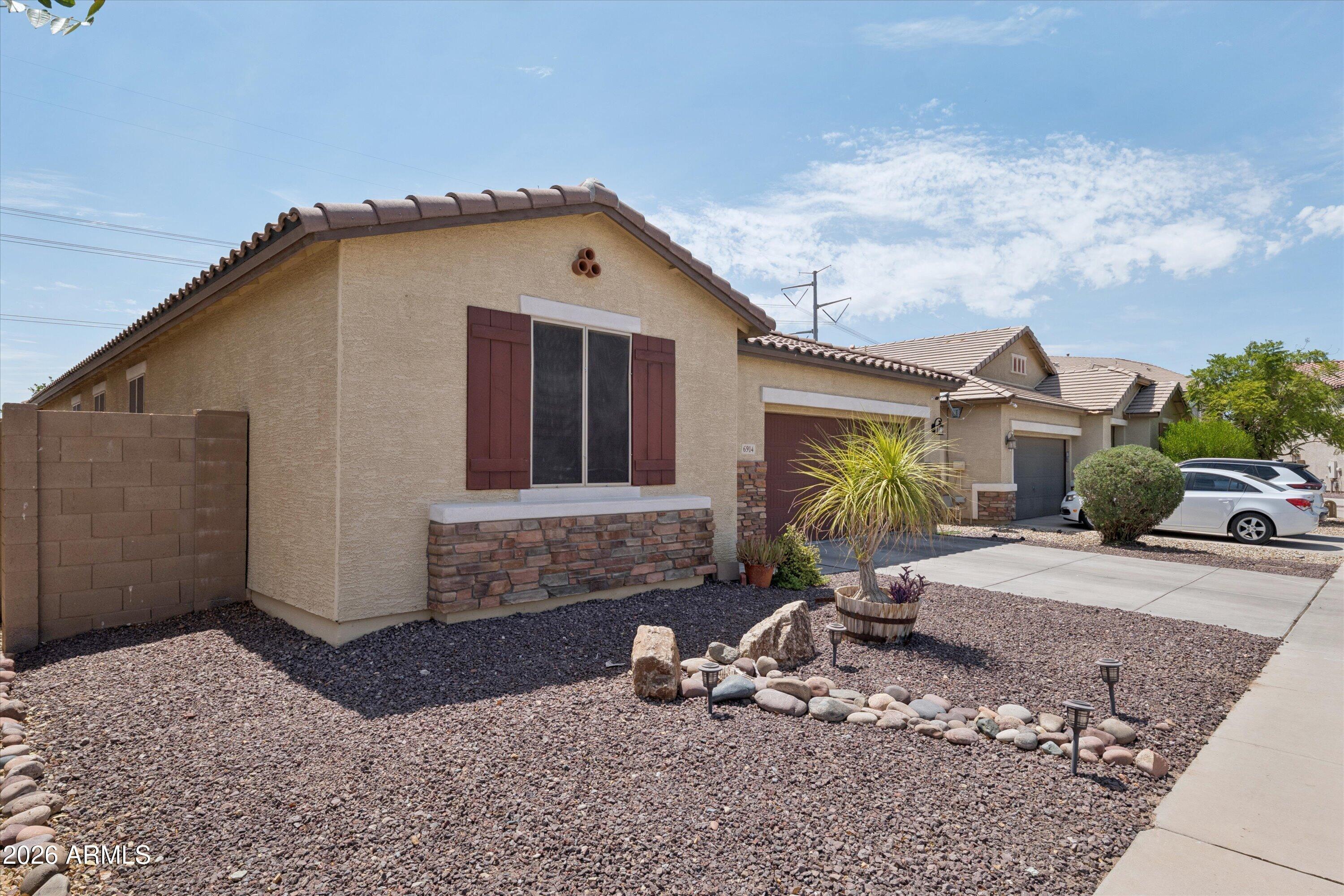 6914 S 78TH Drive