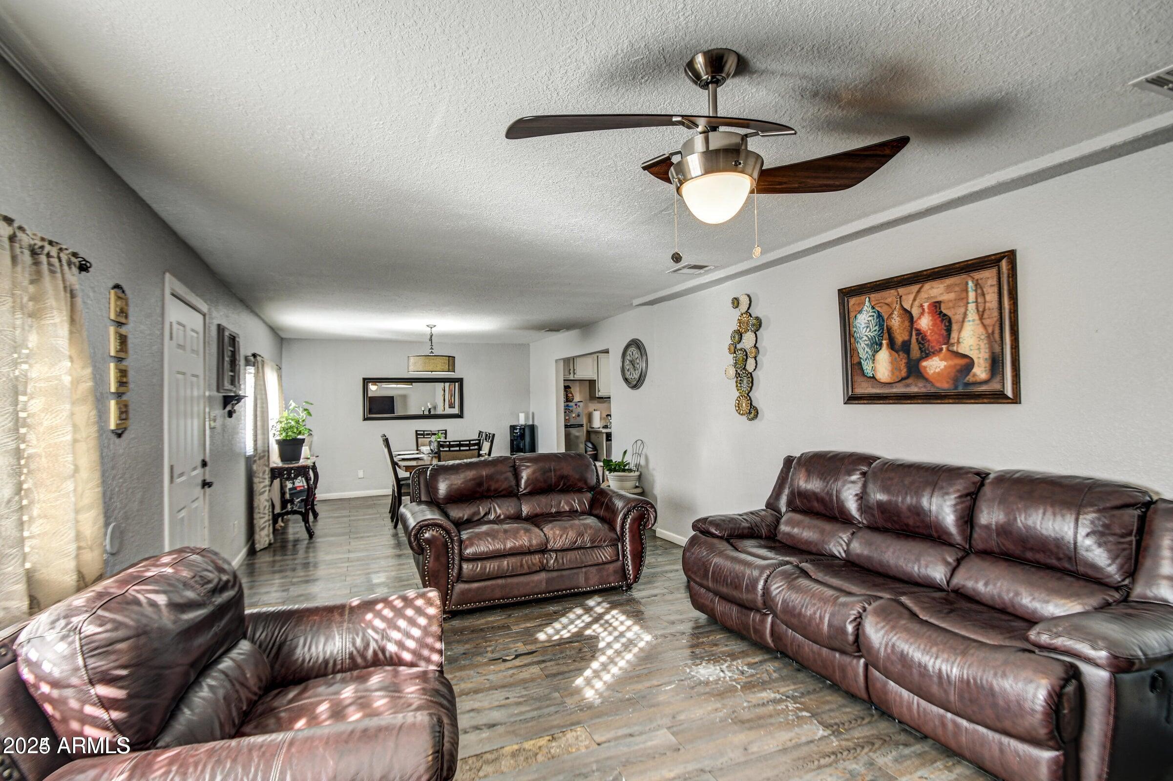 2108 W HADLEY Street