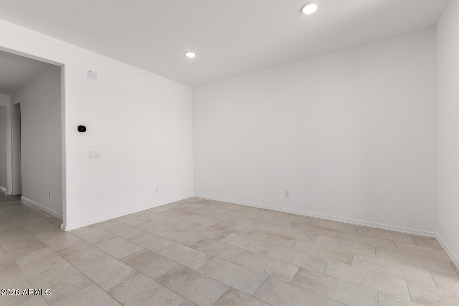 657 W Riparian Drive