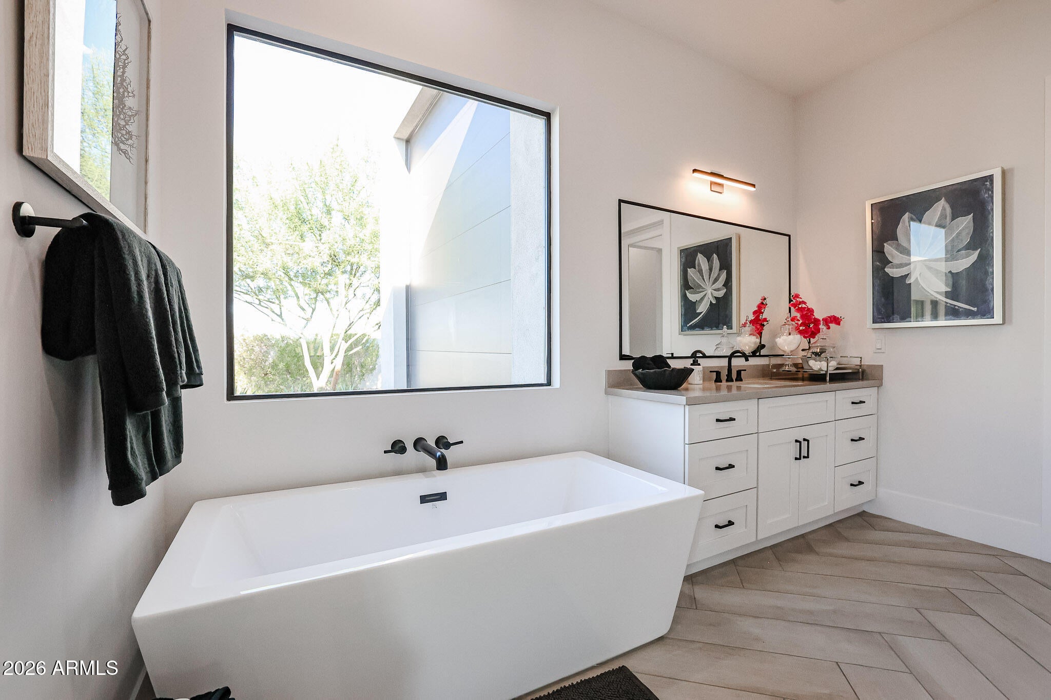 Scottsdale, Arizona, 85266, United States, 4 Bedrooms Bedrooms, ,4 BathroomsBathrooms,Residential,Active,2012938