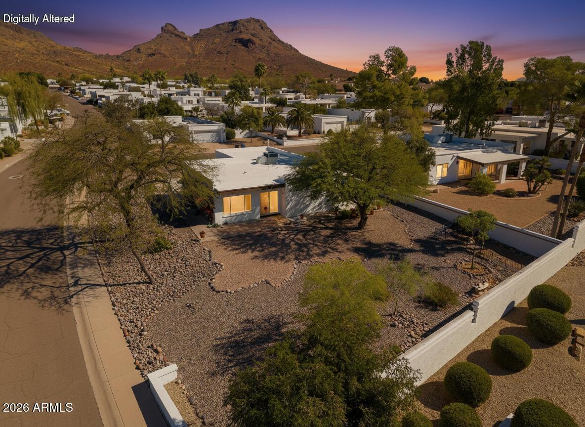 1301 E CANTERBURY Drive