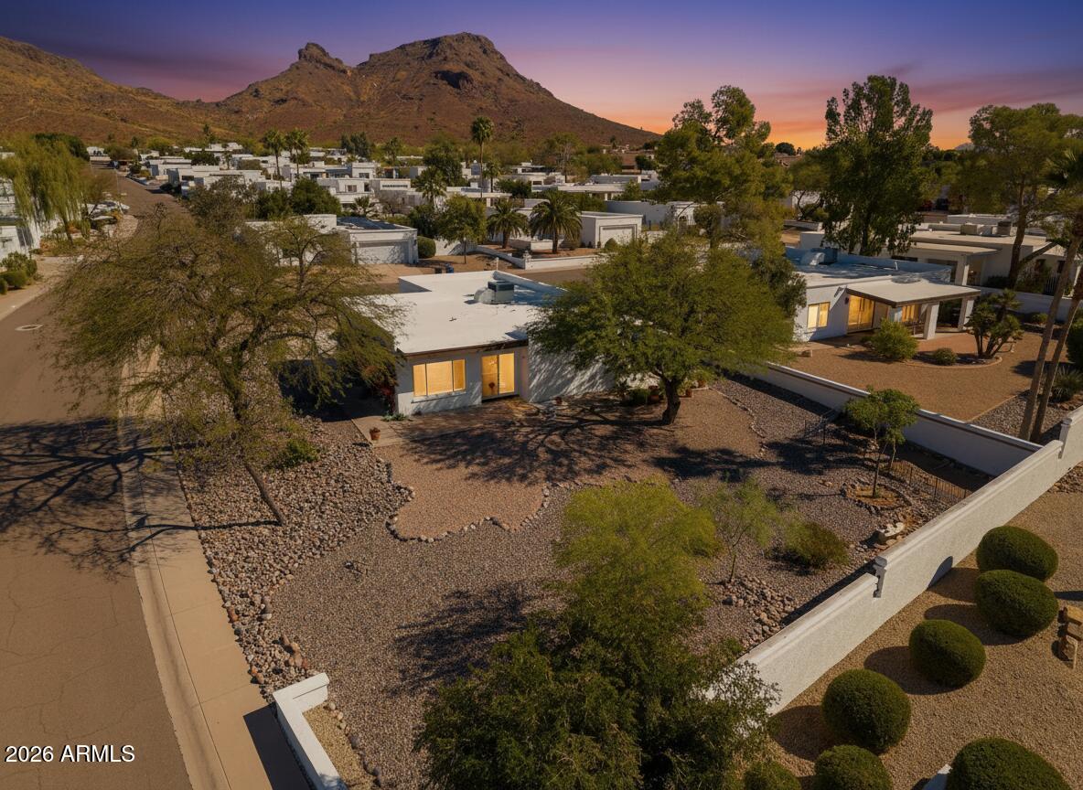 1301 E CANTERBURY Drive