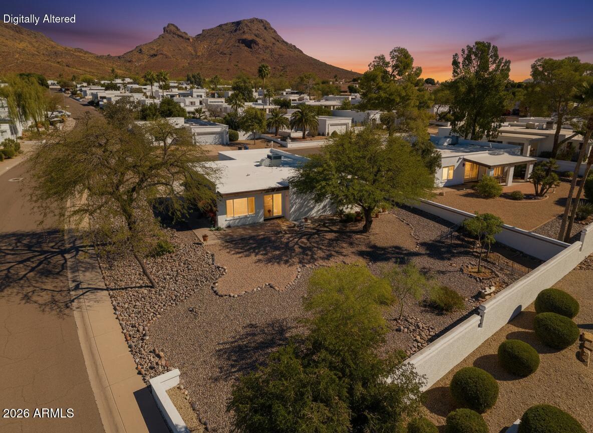 1301 E CANTERBURY Drive