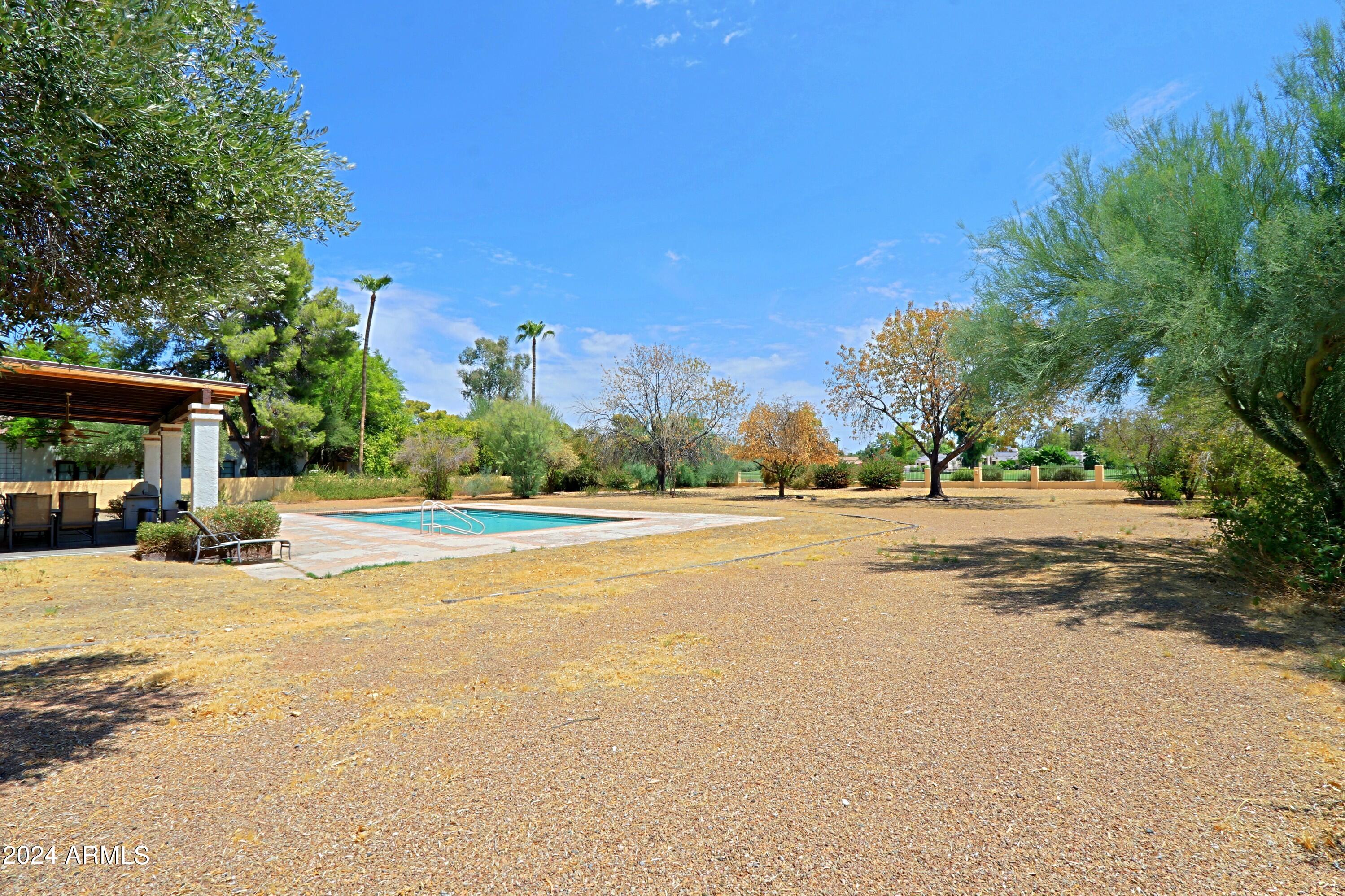 CAMELBACK COUNTRY CLUB ESTATES - Residential