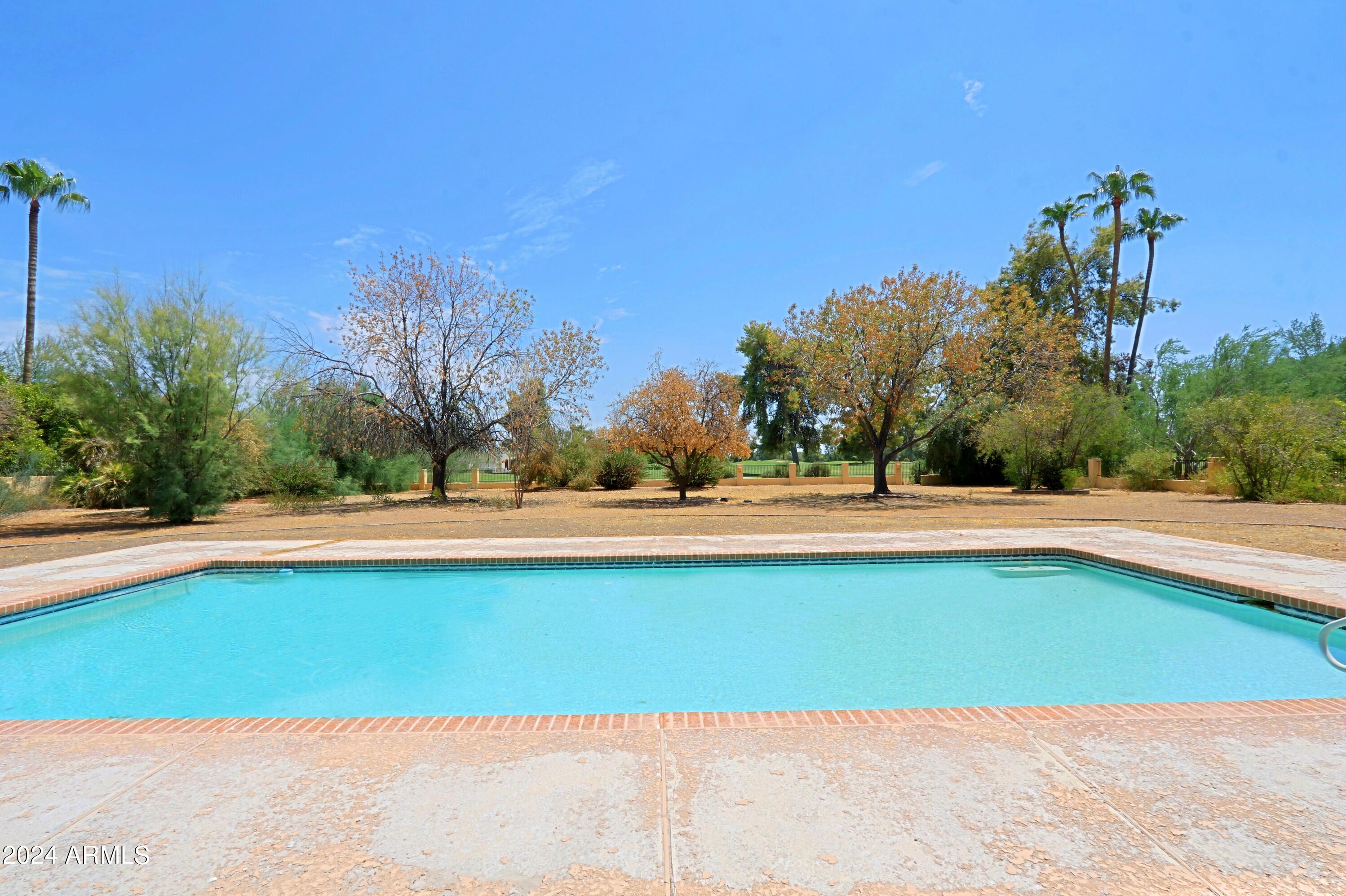 CAMELBACK COUNTRY CLUB ESTATES - Residential