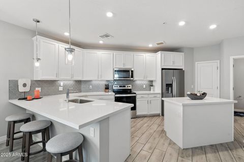 2511 W QUEEN CREEK Road 205 Chandler AZ 85248