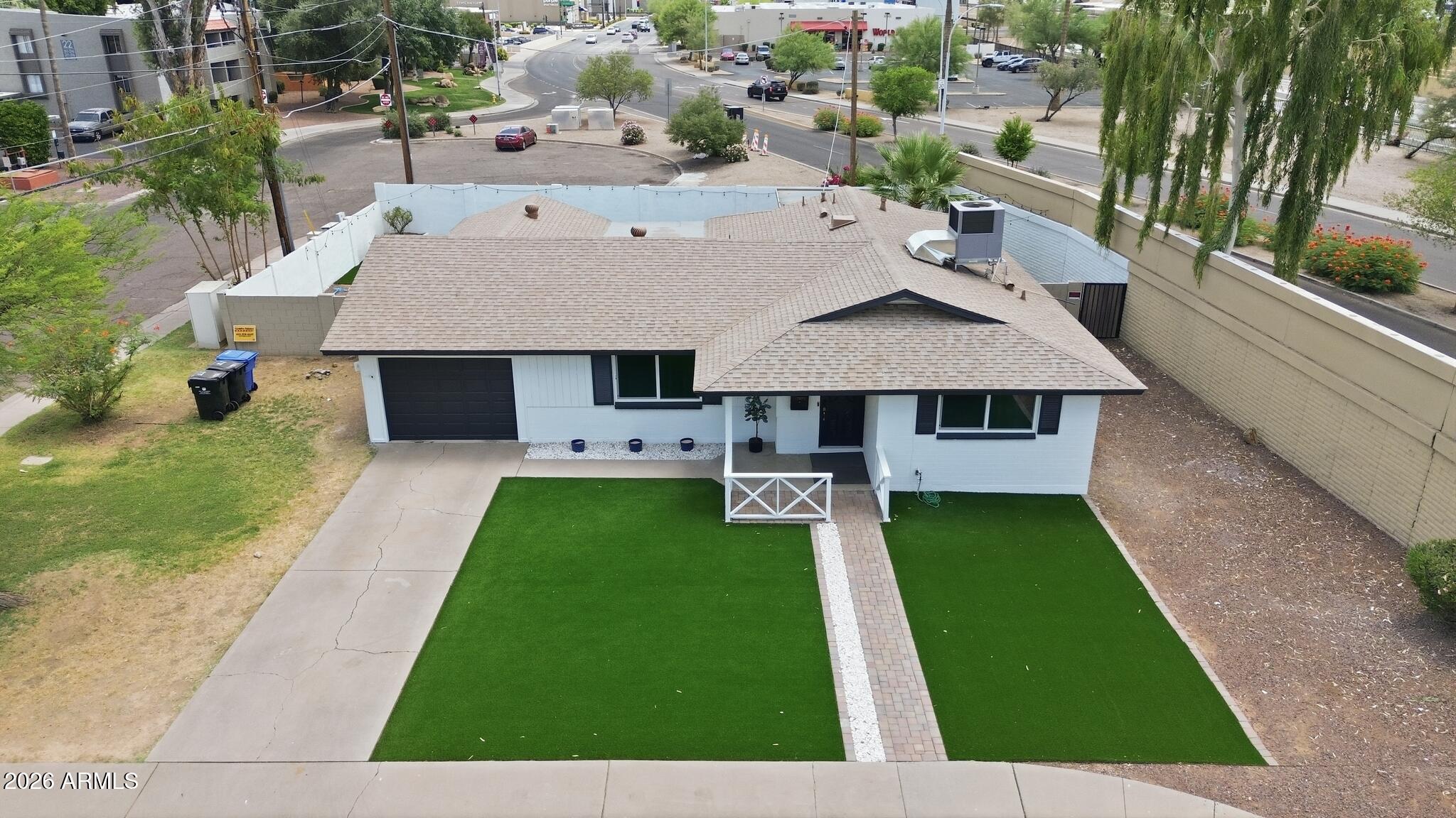 1749 E MEDLOCK Drive