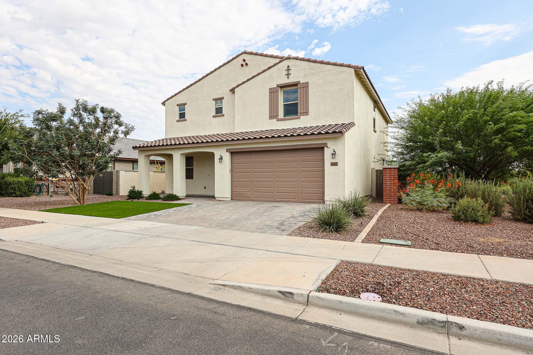 14090 W OLD OAK Lane